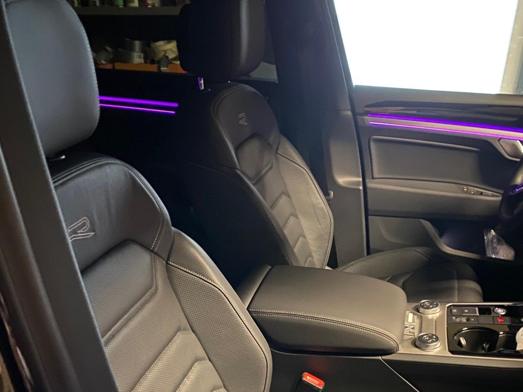 VW Touareg V6, R-Line (2023) - Photo 5