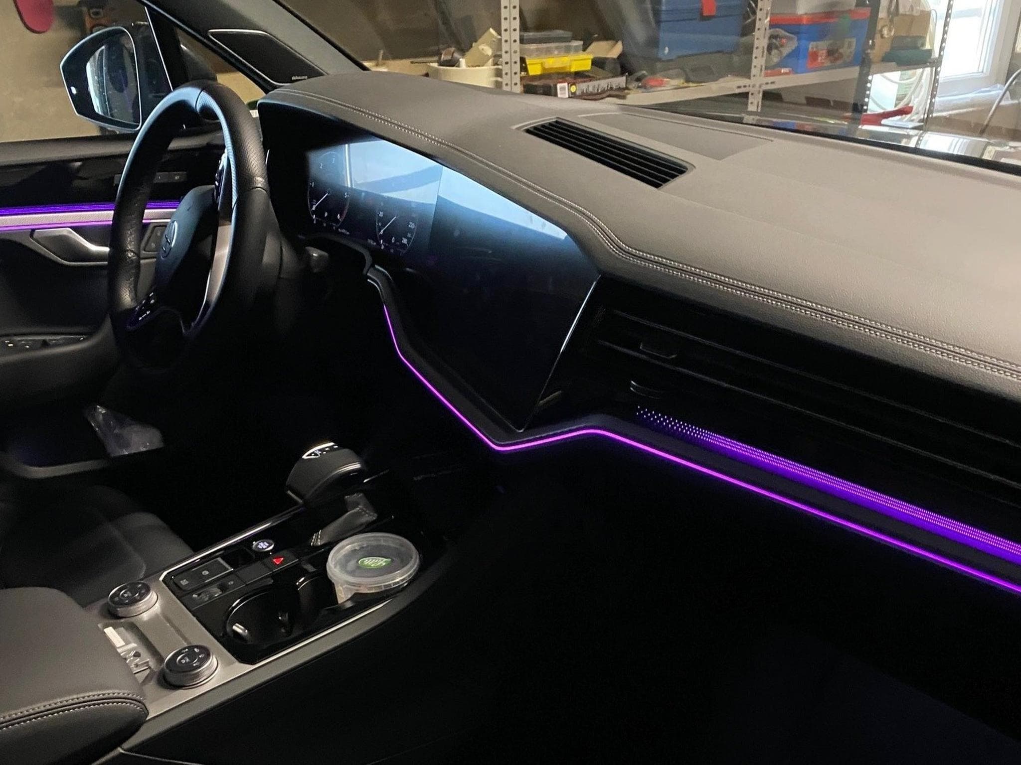 VW Touareg V6, R-Line (2023) - Photo 6