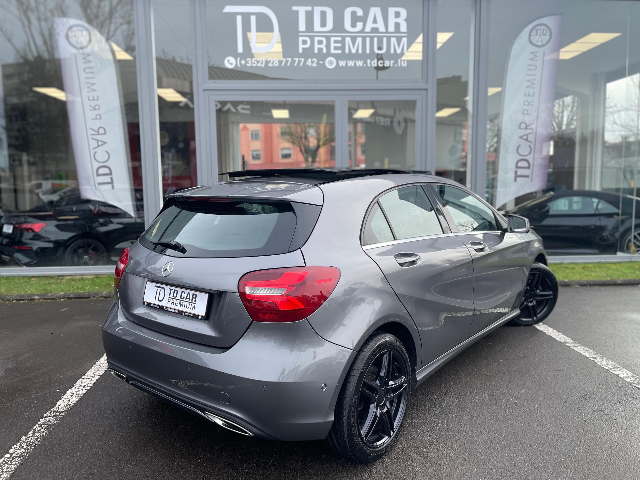 Mercedes A 180 Sport 7G-DCT Toit Ouvrant (2016) - Photo 15