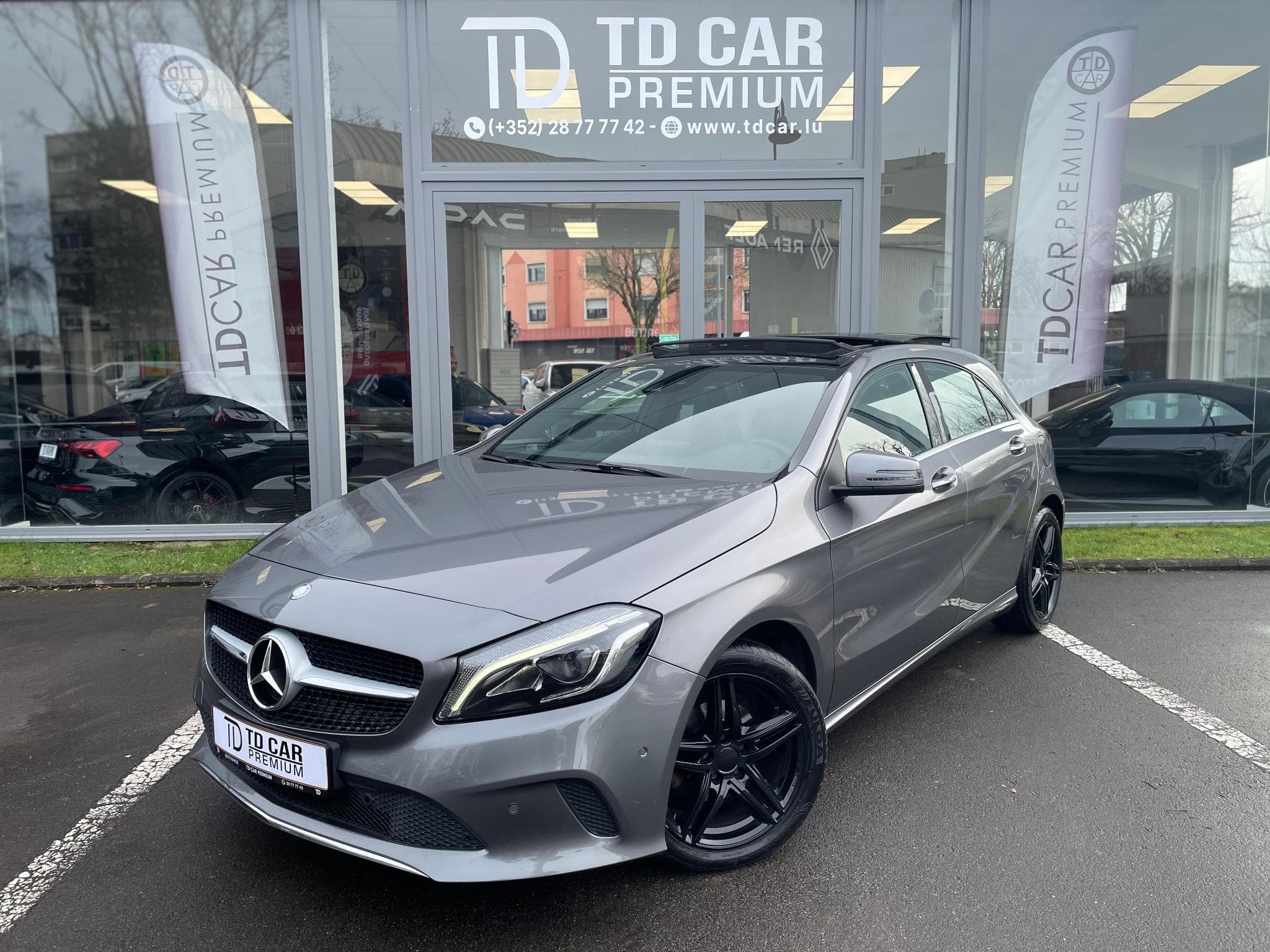 Mercedes A 180 Sport 7G-DCT Toit Ouvrant (2016) - Photo 1