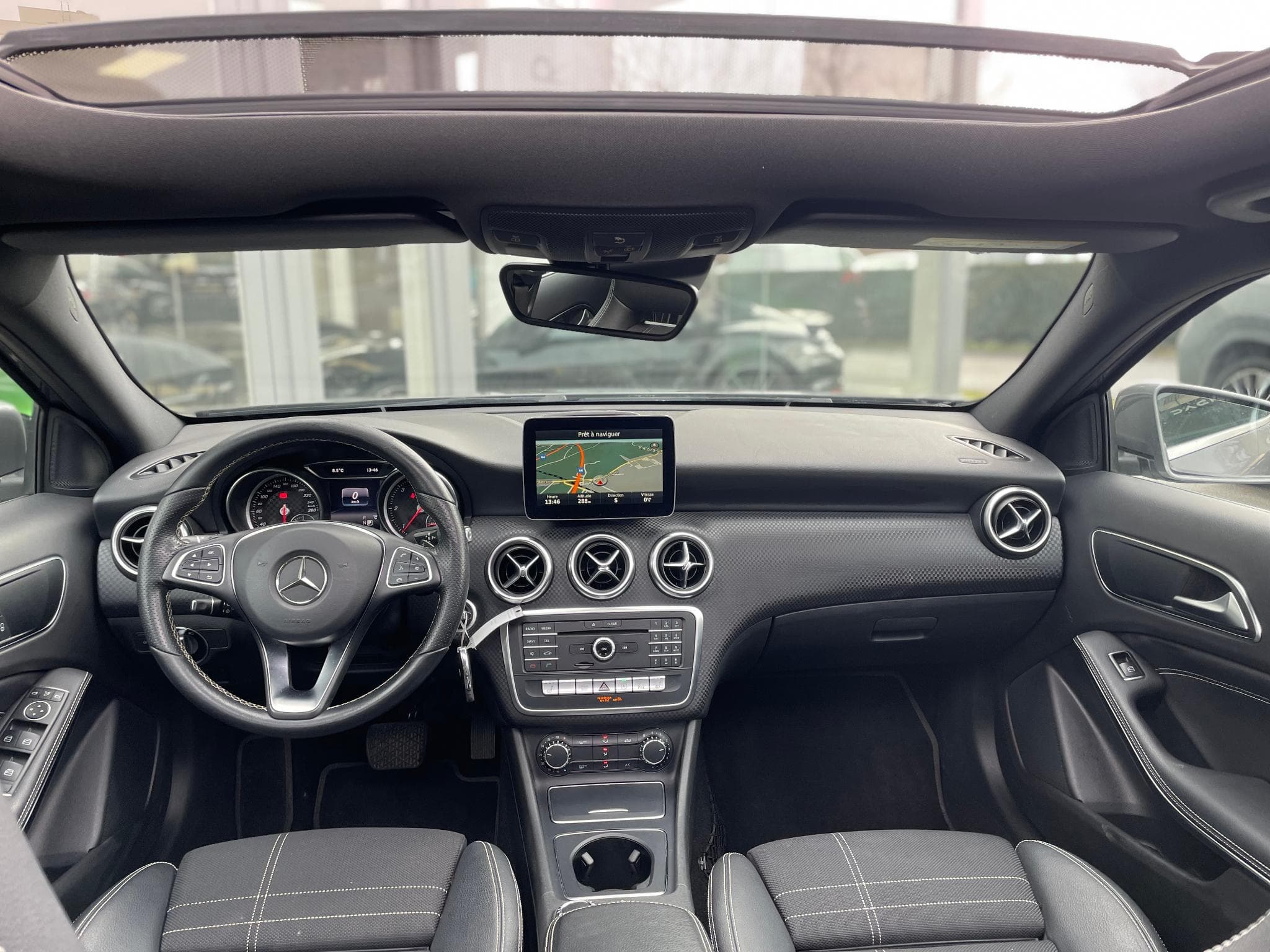 Mercedes A 180 Sport 7G-DCT Toit Ouvrant (2016) - Photo 12