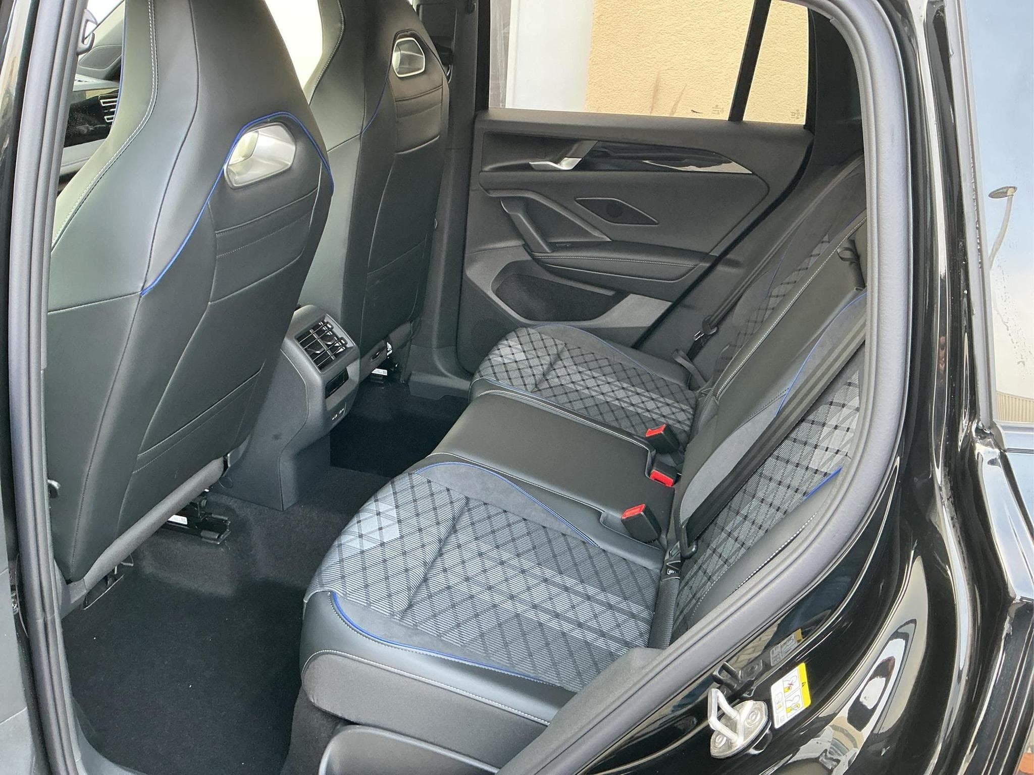 VW Tiguan R-Line Black Style (2026) - Foto 17