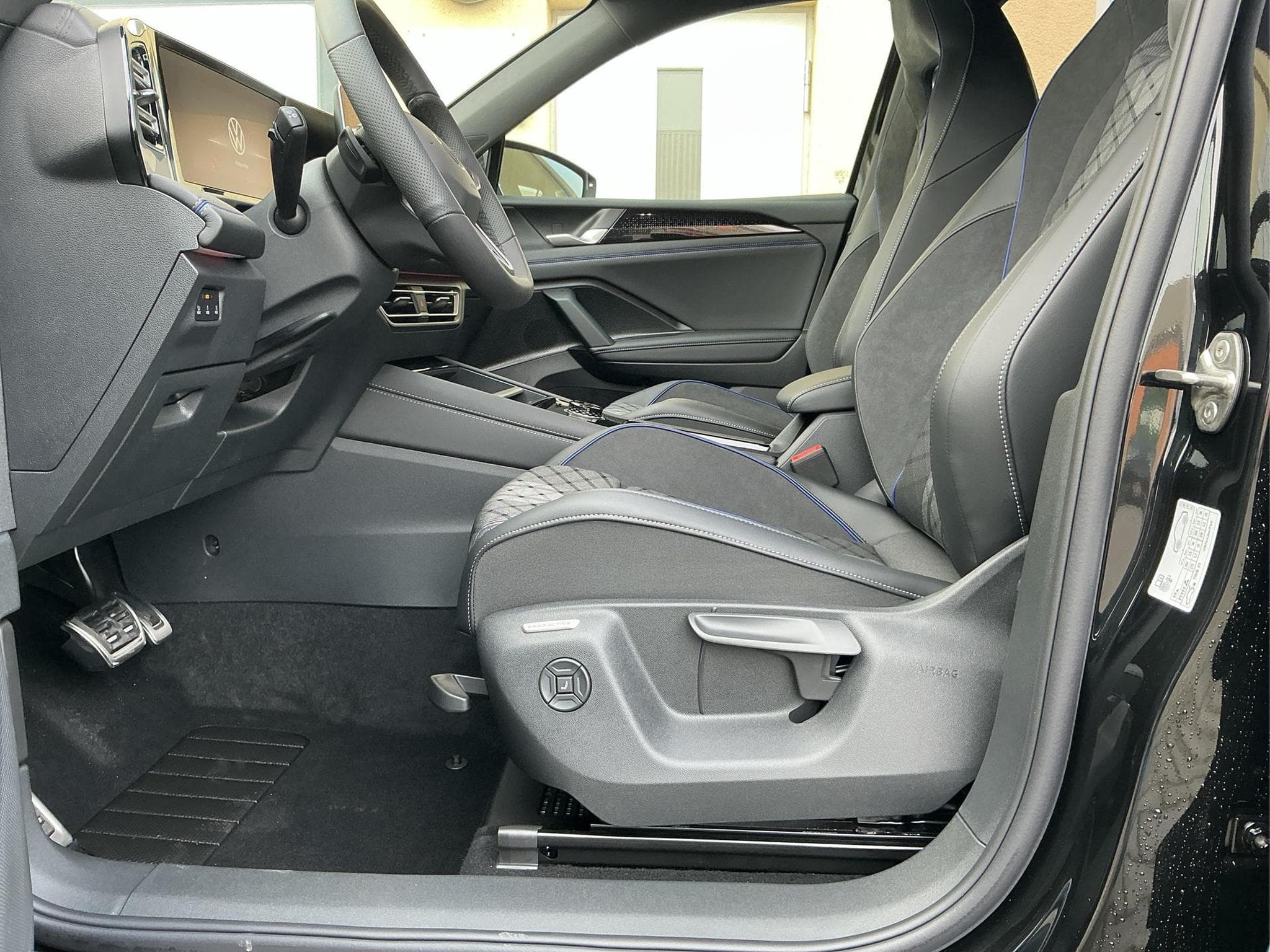 VW Tiguan R-Line Black Style (2026) - Foto 9