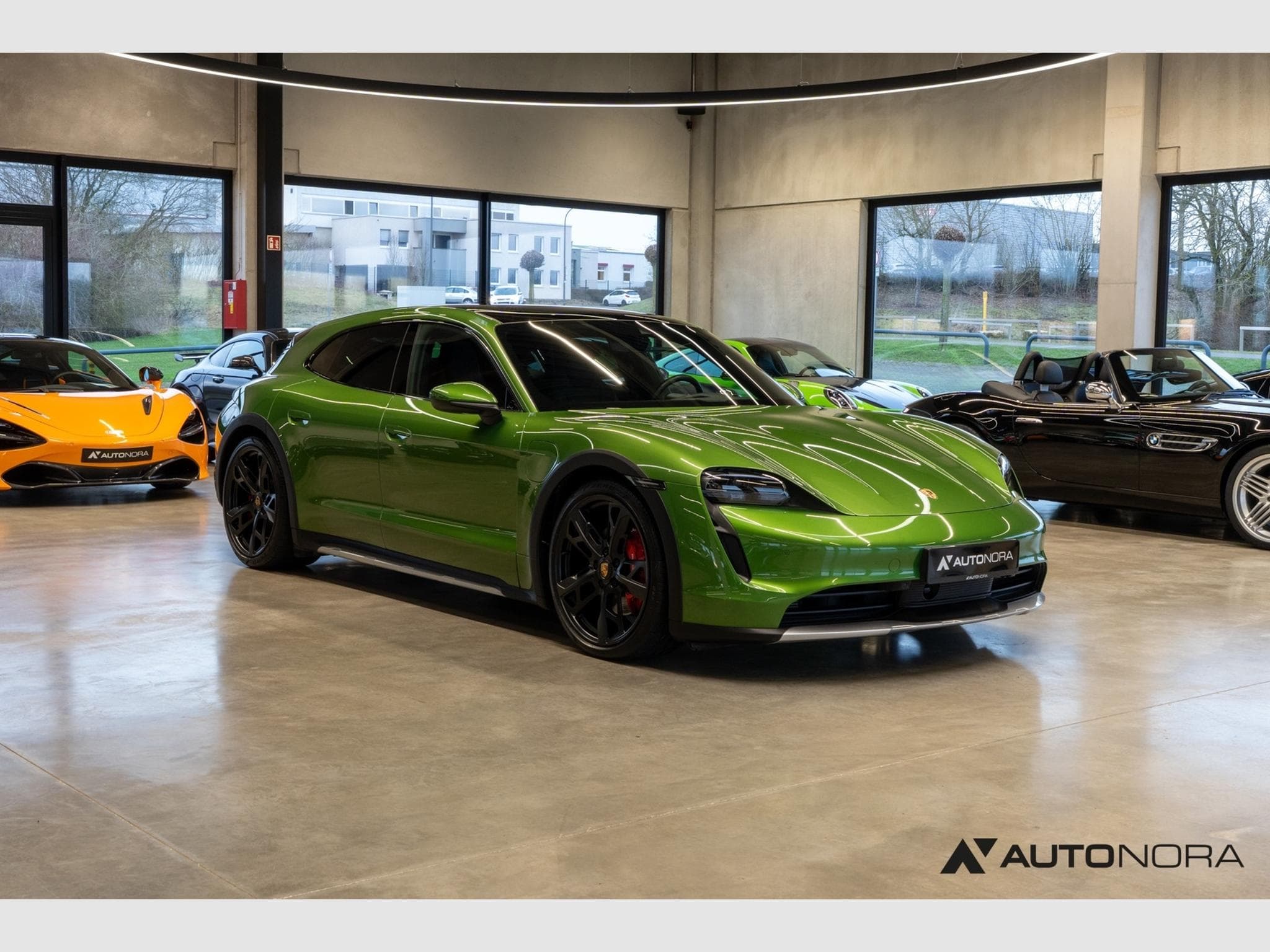 Porsche Taycan 4S Cross Turismo (2021) - Photo 3