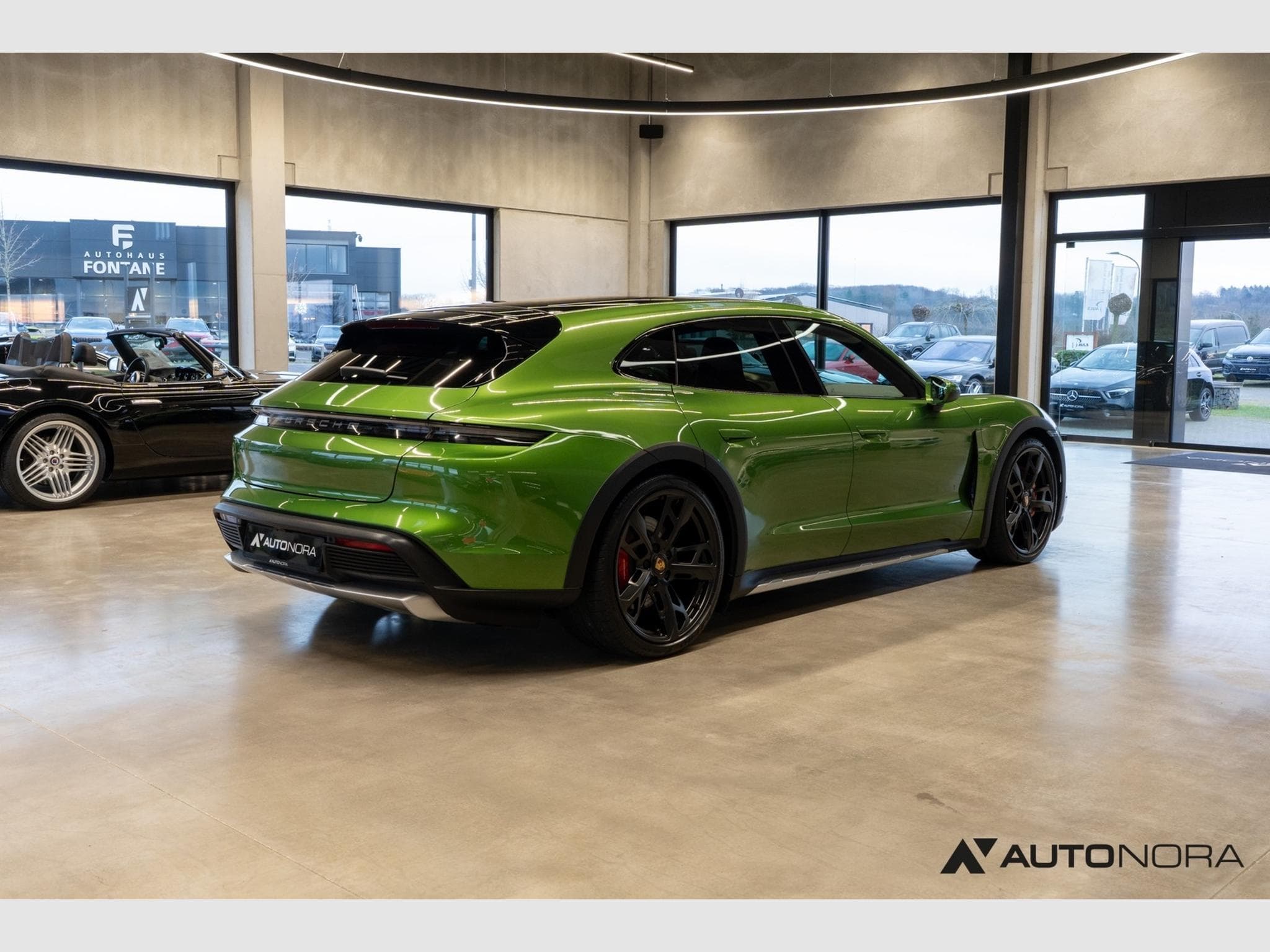 Porsche Taycan 4S Cross Turismo (2021) - Photo 4