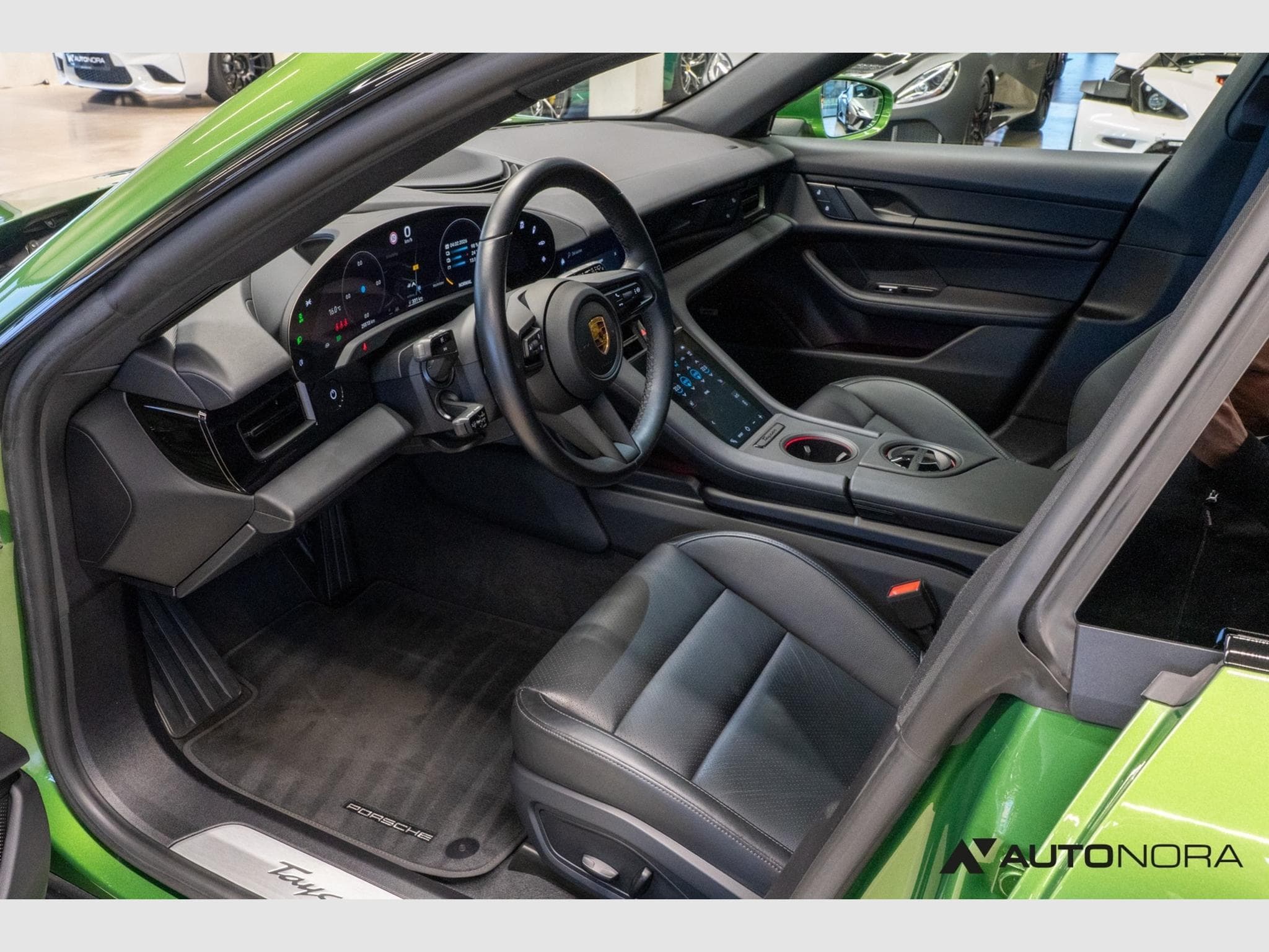 Porsche Taycan 4S Cross Turismo (2021) - Photo 12