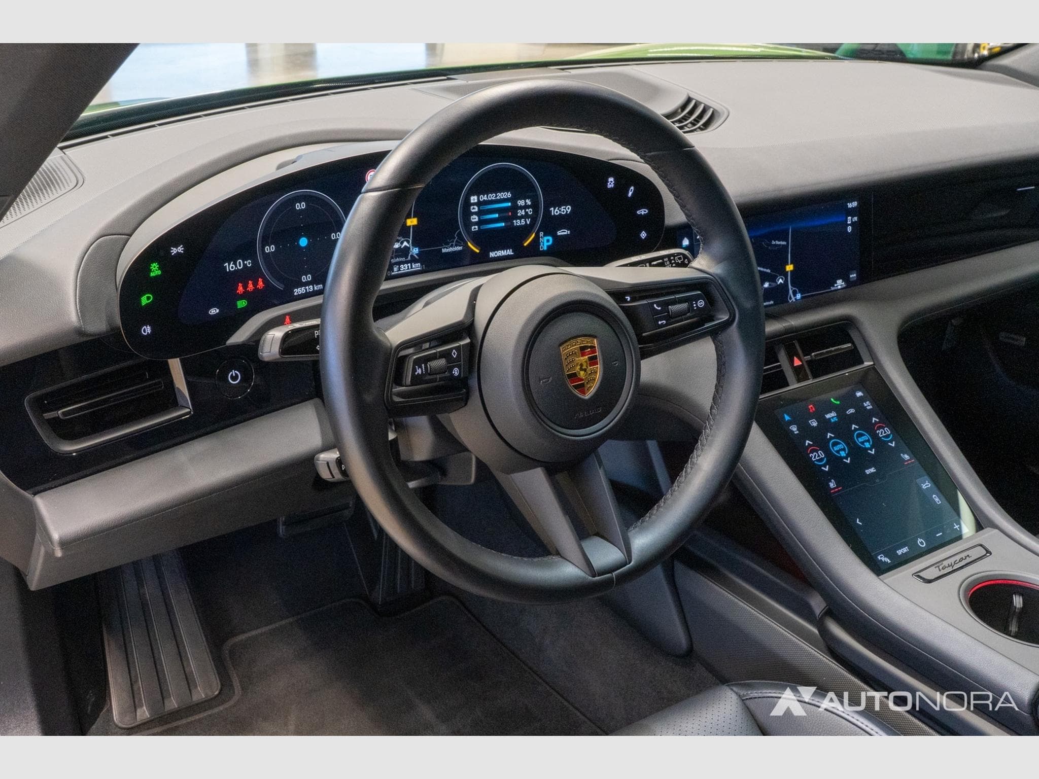 Porsche Taycan 4S Cross Turismo (2021) - Photo 13