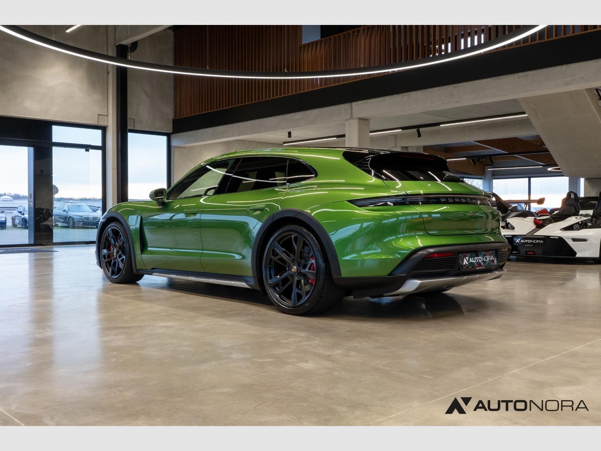 Porsche Taycan 4S Cross Turismo (2021) - Photo 8