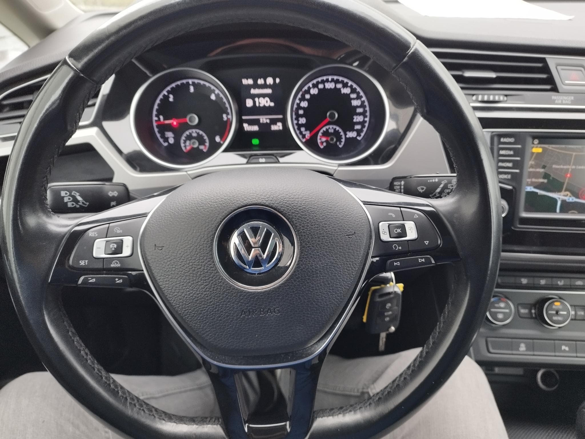 VW Touran 1.6 TDI 115 DSG7 (2016) - Foto 12