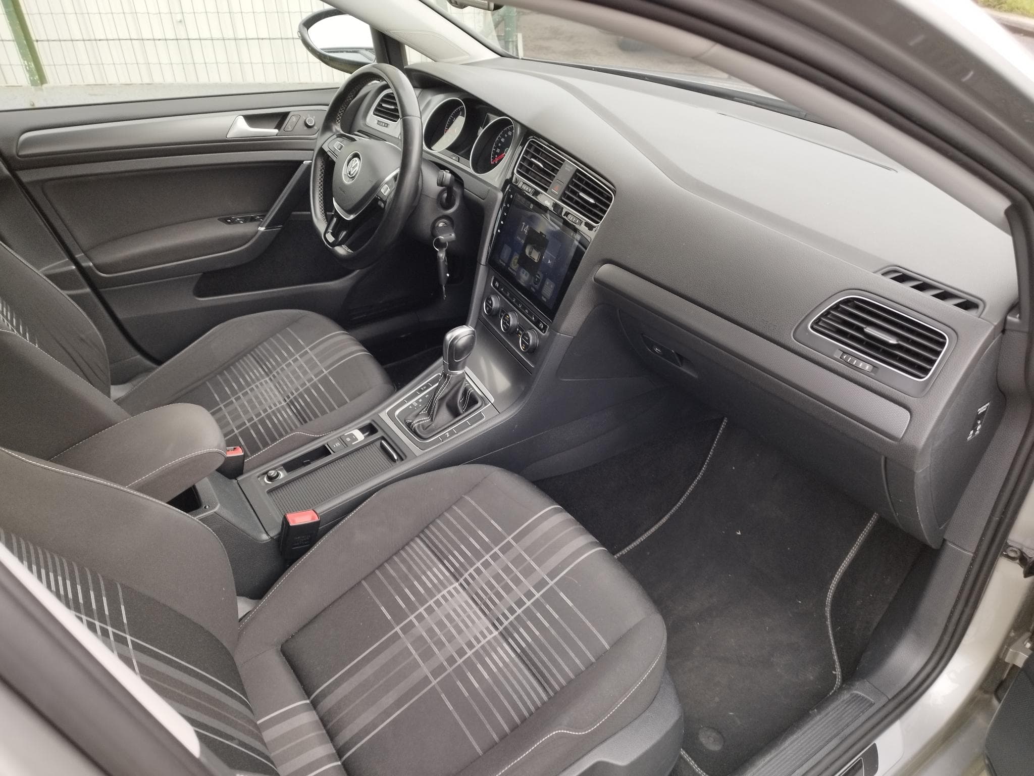 VW Golf GOLF 1.4 TSI 150 DSG7 LOUNGE (2015) - Photo 9