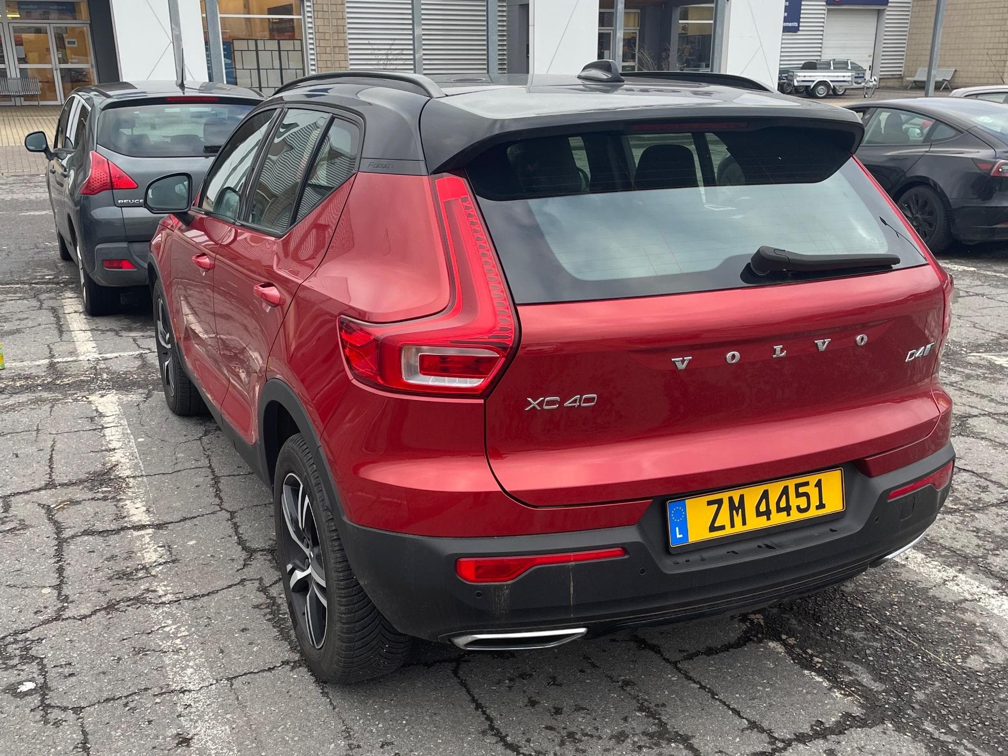 Volvo XC40 D4 AWD - 190 - BVA Geartronic R-Design (2018) - Photo 3