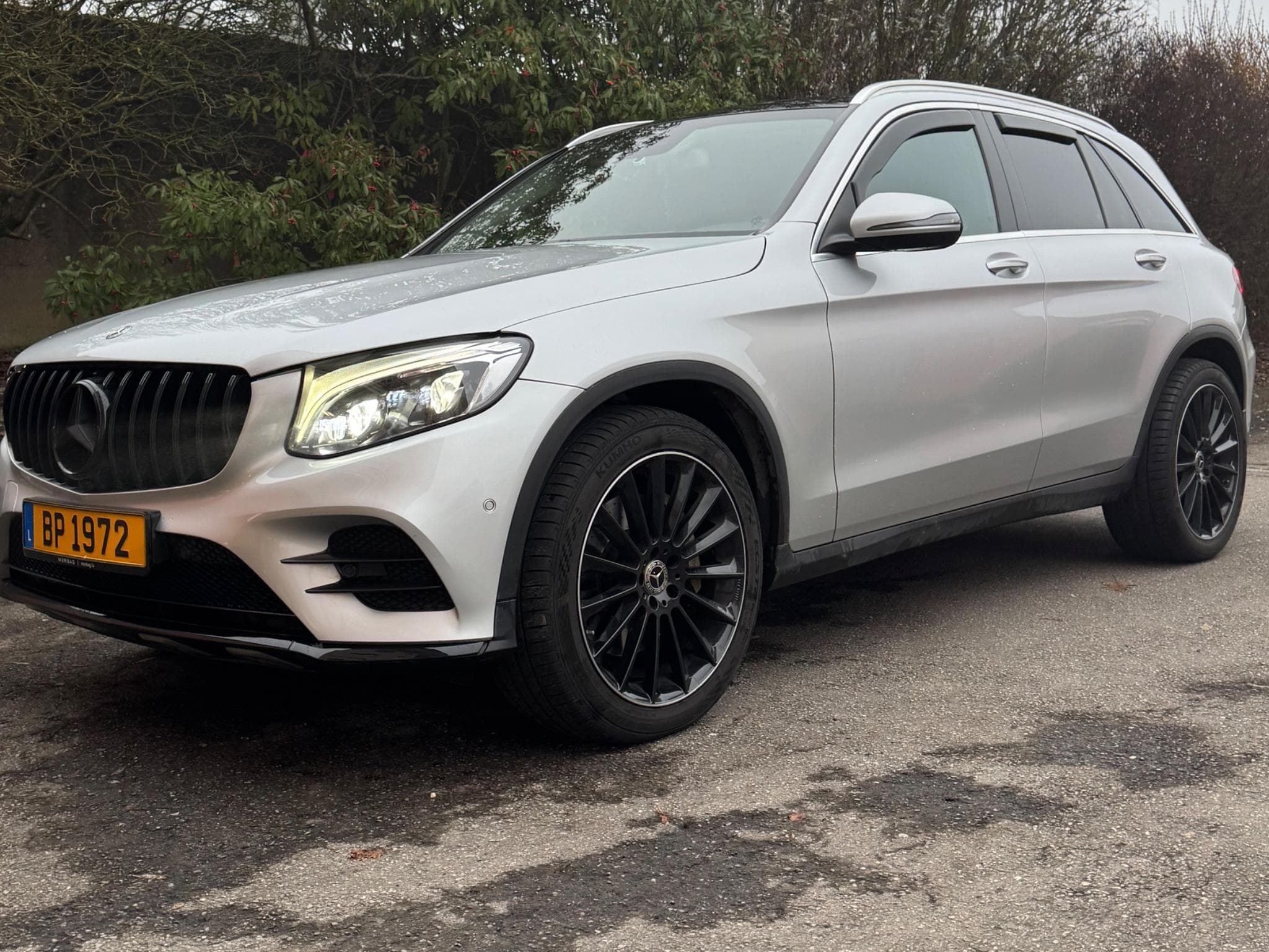 Mercedes GLC 350 AMG Line (2018) - Photo 2
