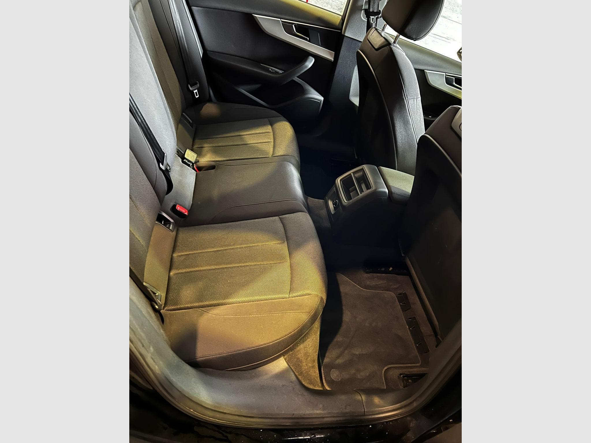 Audi A4 1.4 TFSI S Tronic/KLIMA/2.Hand/Tempomat (2017) - Foto 9