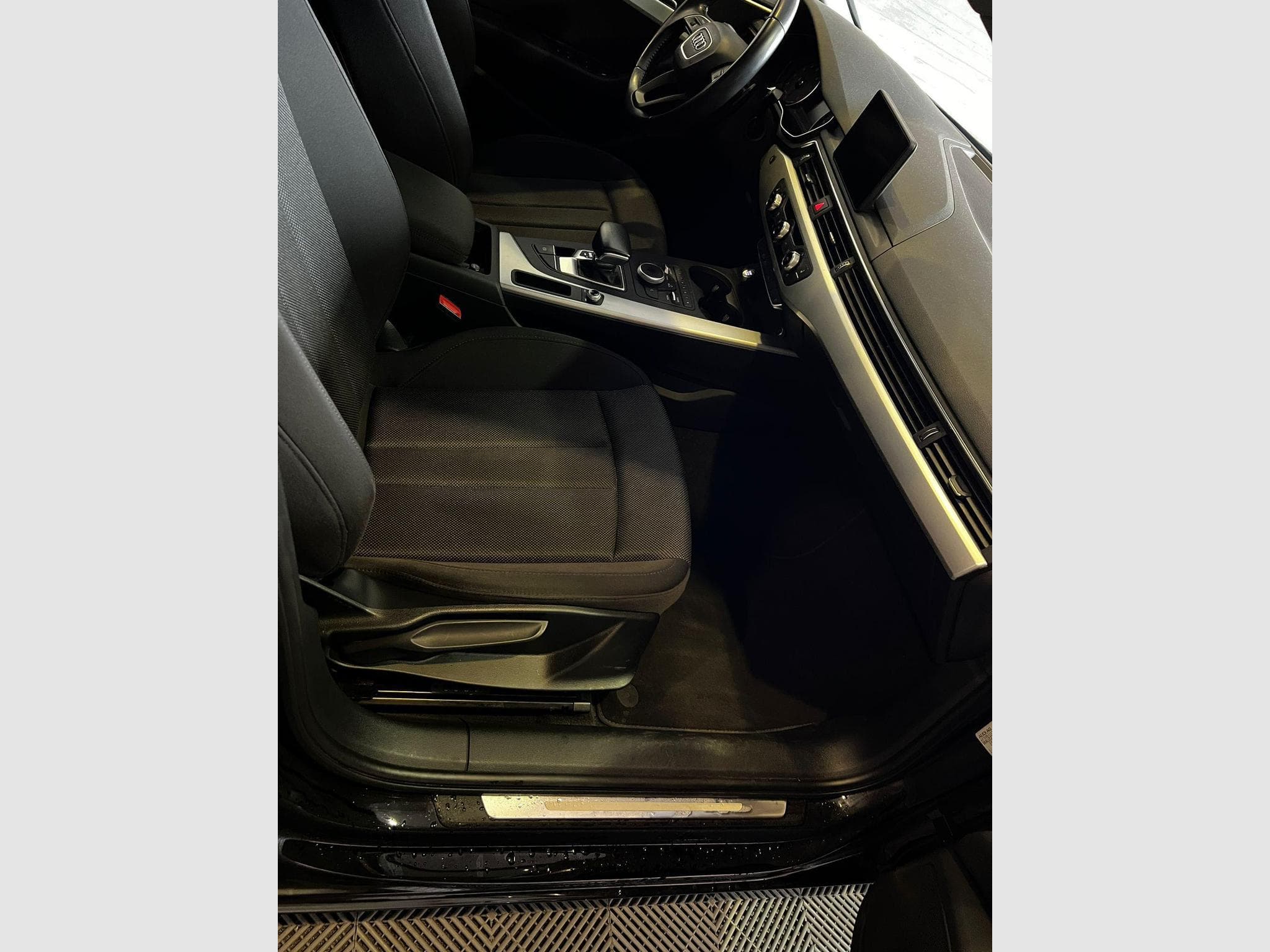 Audi A4 1.4 TFSI S Tronic/KLIMA/2.Hand/Tempomat (2017) - Foto 2