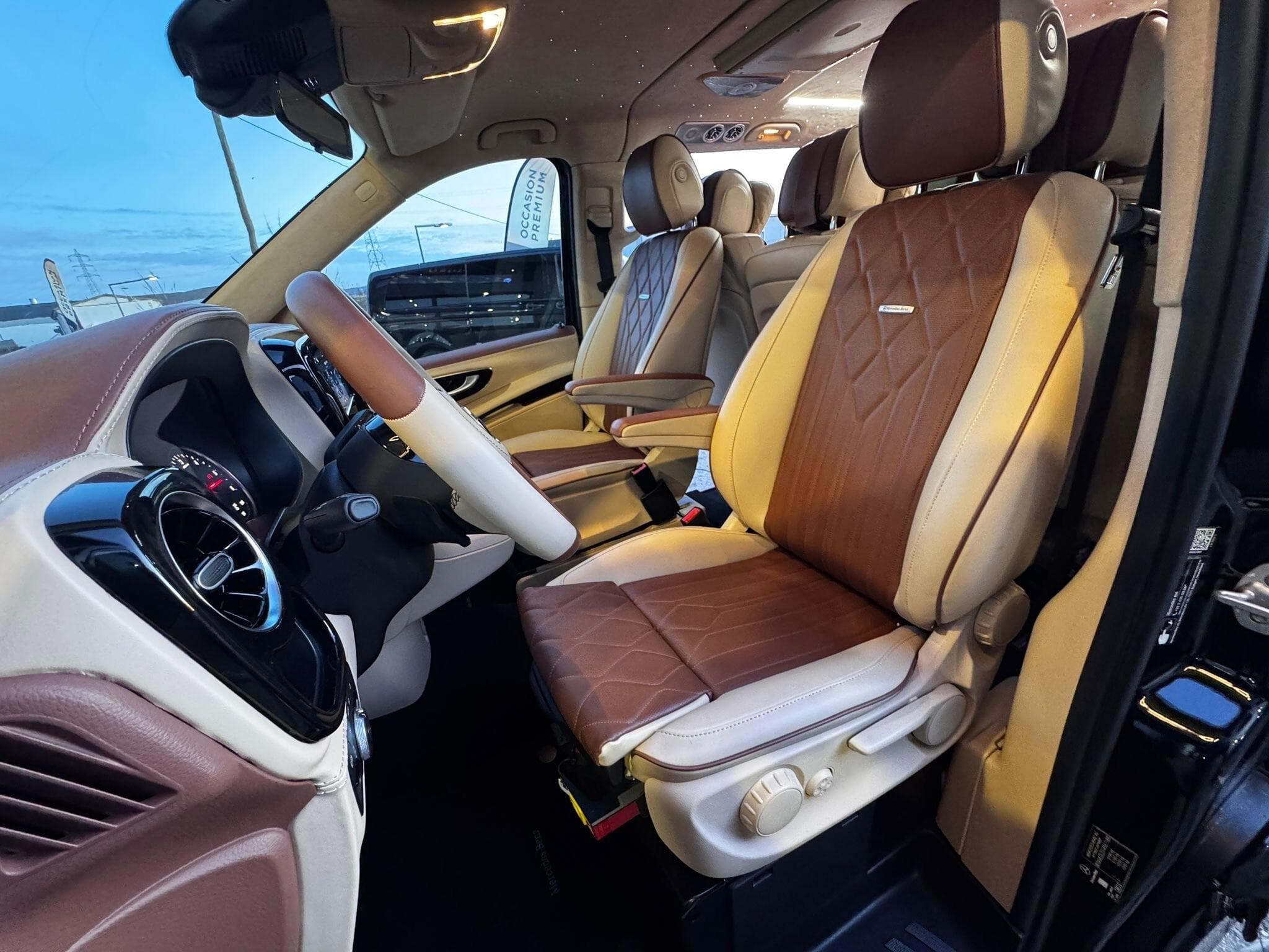 Mercedes Vito Tourer CDI extra-long L3 VIP (2025) - Foto 18