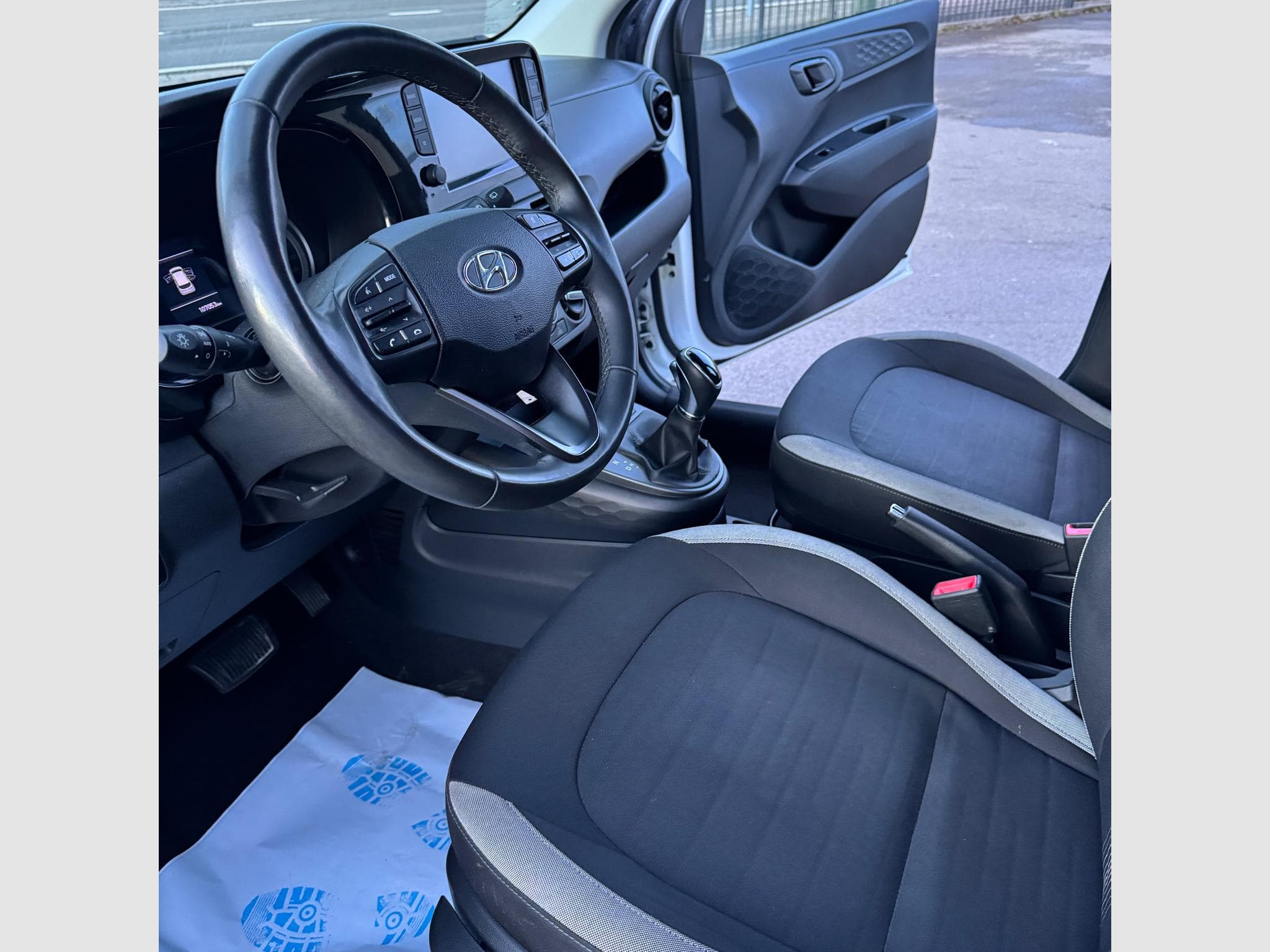 Hyundai i10 1,2 lounge blue (2020) - Photo 8