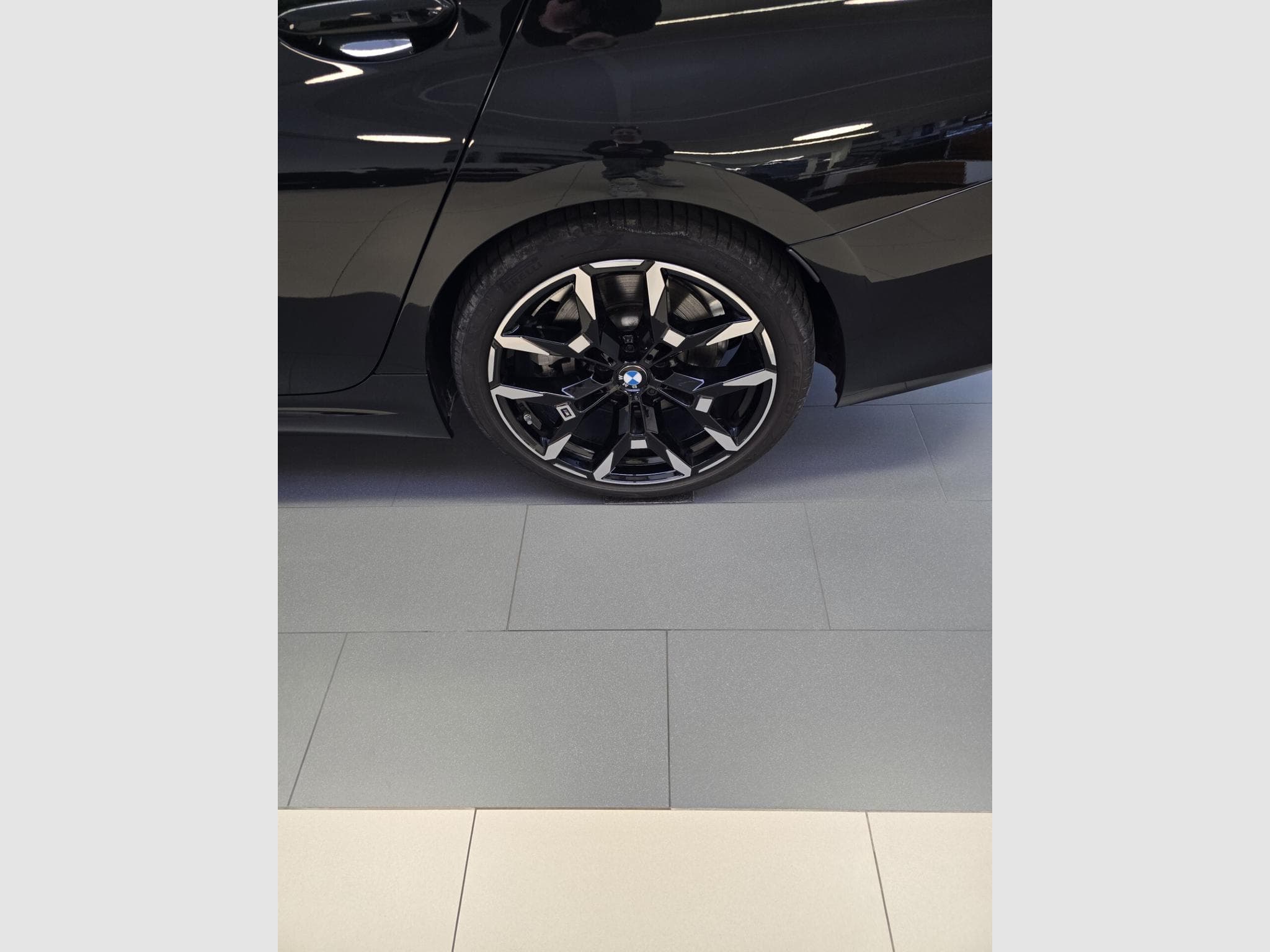 BMW 330 i xDrive M-Sport (2025) - Foto 5