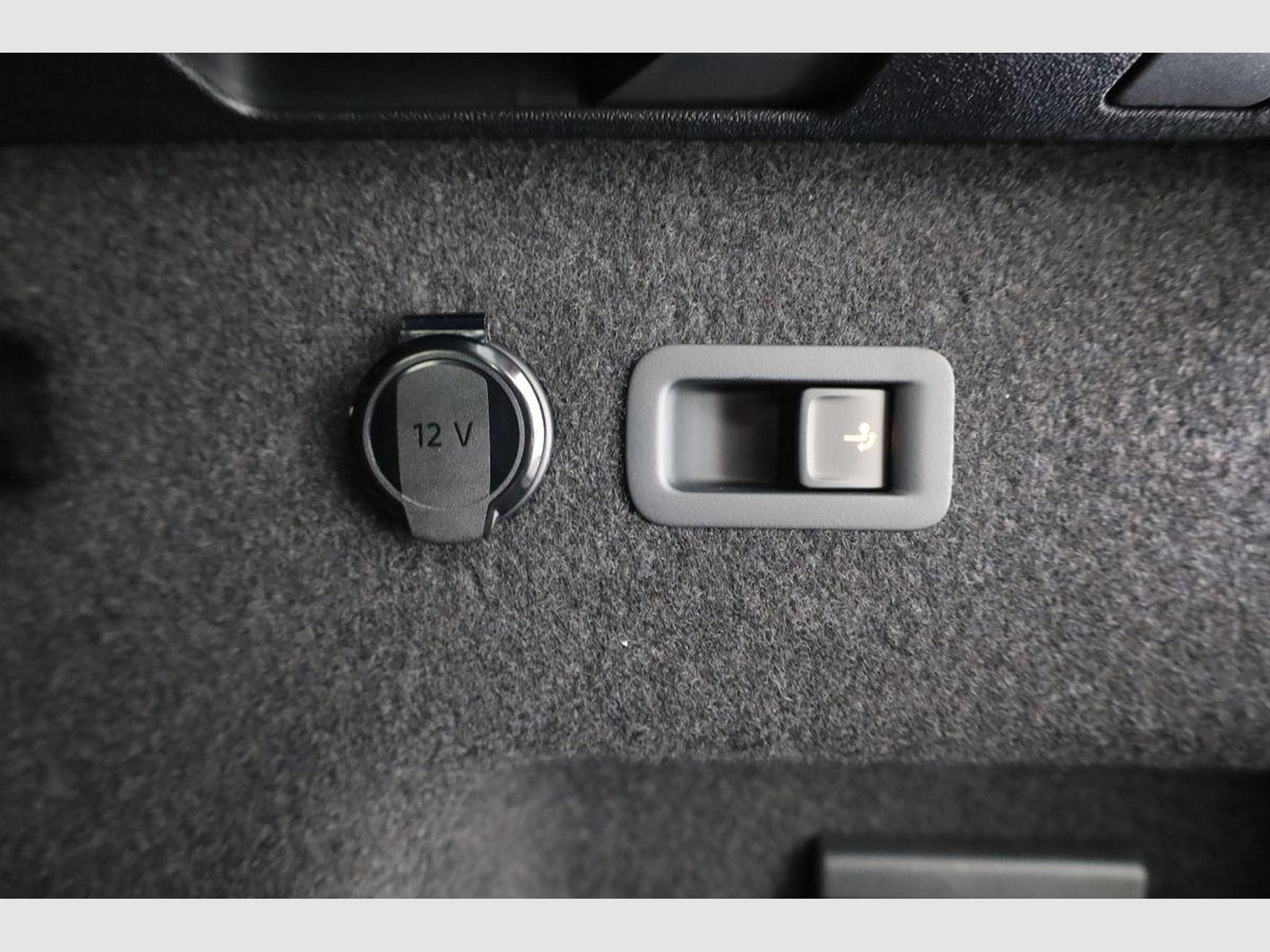 VW Tayron 1.5 TSI eHybrid 150 kW R-Line (2025) - Foto 13