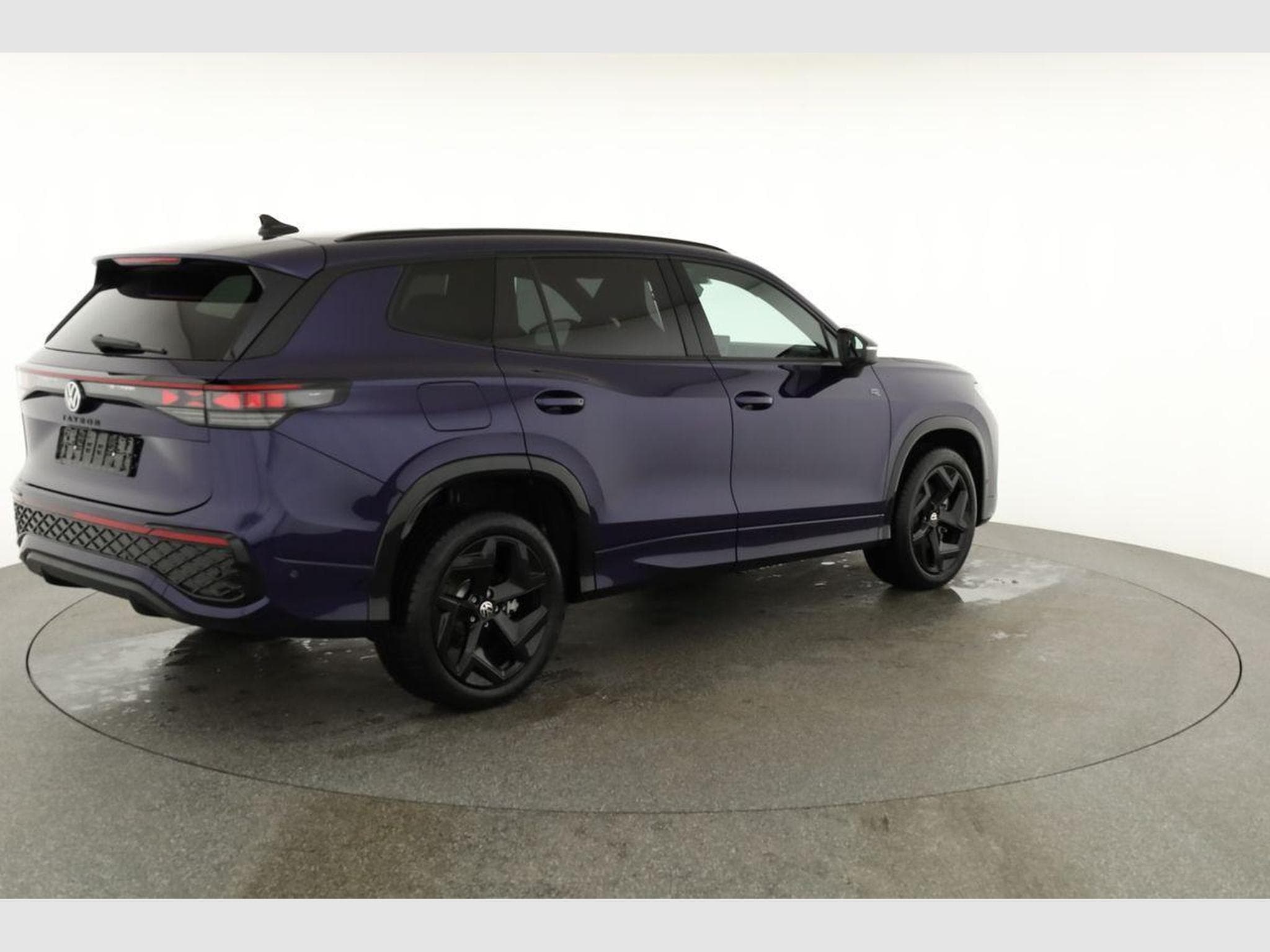 VW Tayron 1.5 TSI eHybrid 150 kW R-Line (2025) - Foto 22