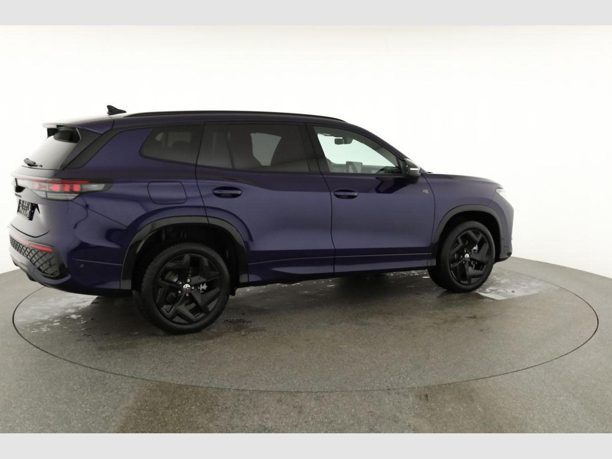 VW Tayron 1.5 TSI eHybrid 150 kW R-Line (2025) - Foto 23