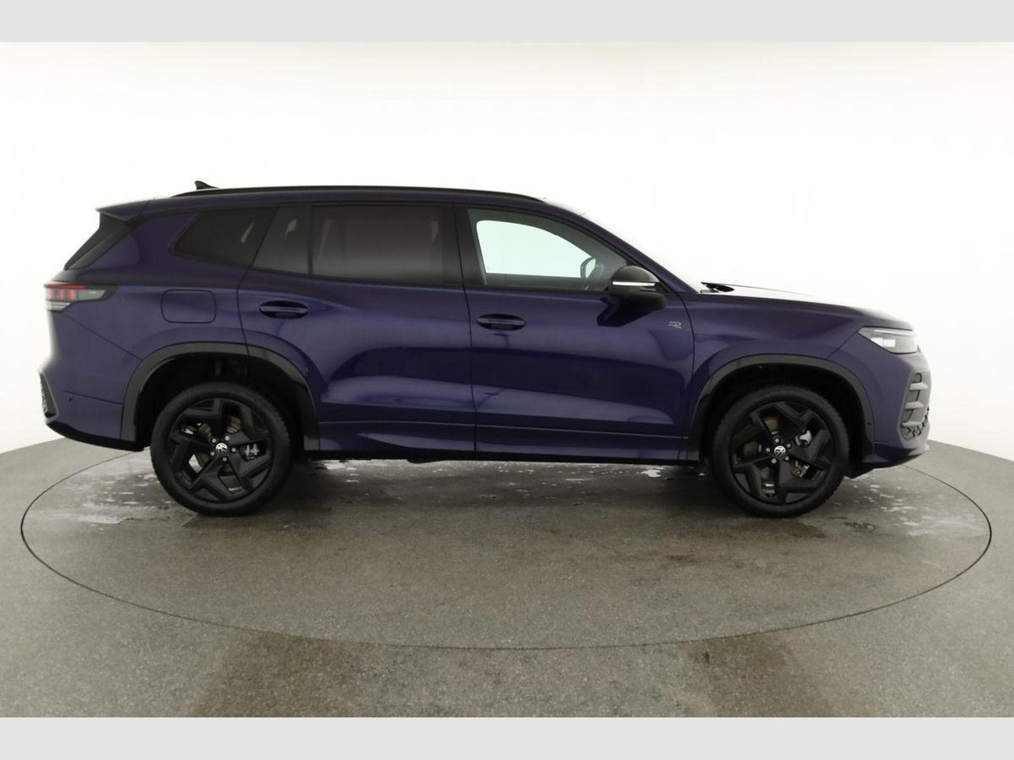 VW Tayron 1.5 TSI eHybrid 150 kW R-Line (2025) - Foto 25