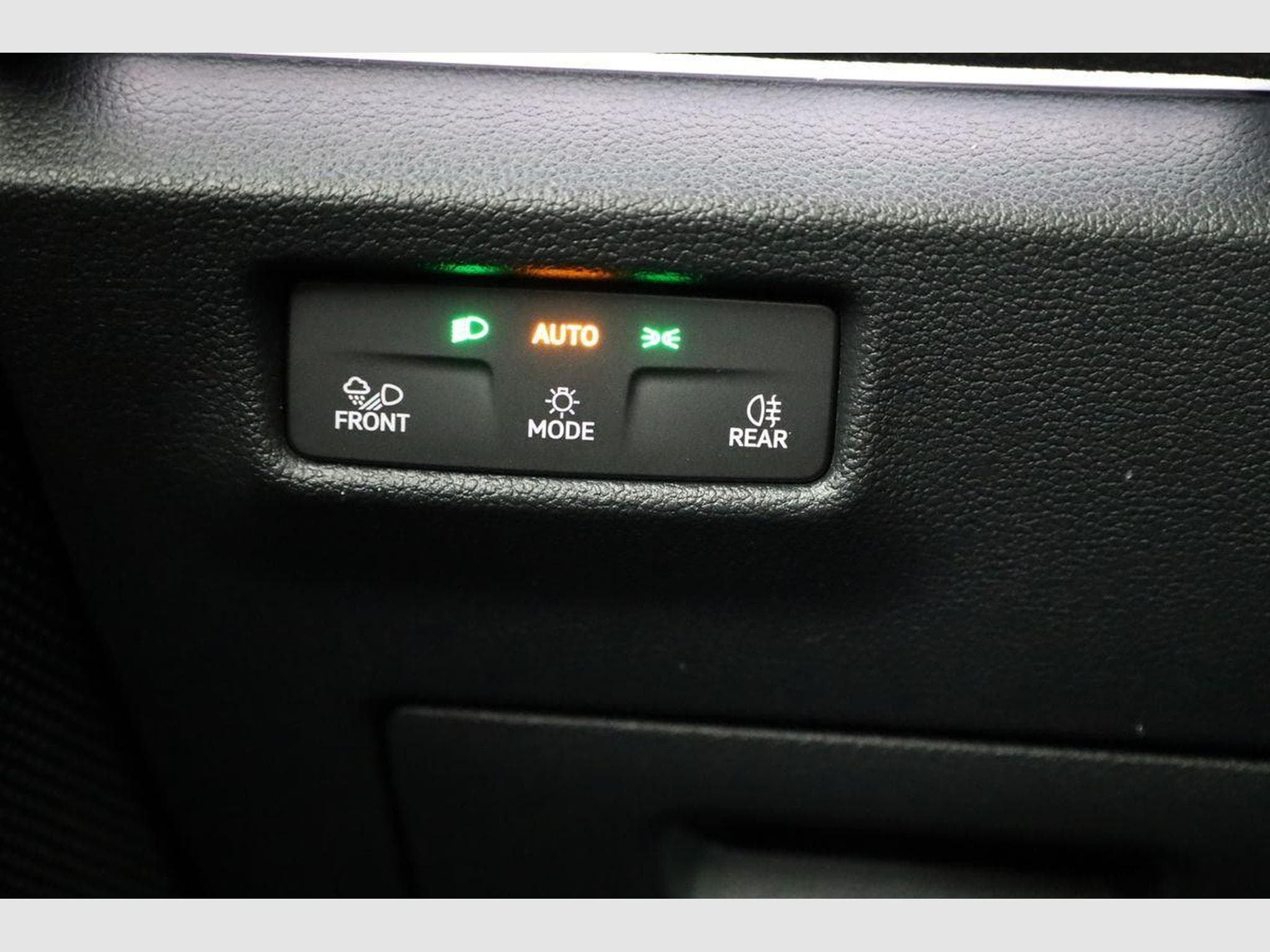 VW Tayron 1.5 TSI eHybrid 150 kW R-Line (2025) - Foto 8