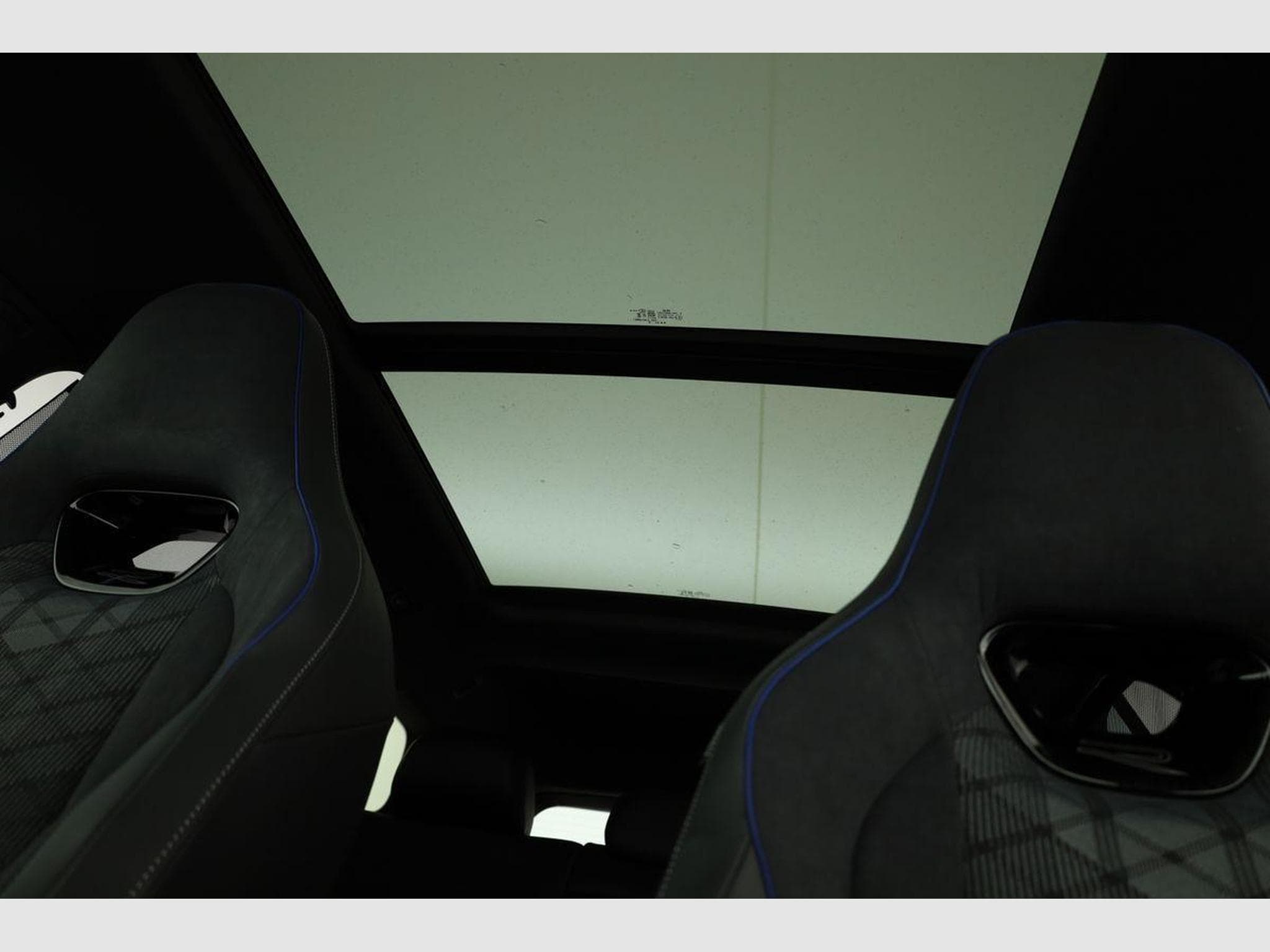 VW Tayron 1.5 TSI eHybrid 150 kW R-Line (2025) - Foto 10