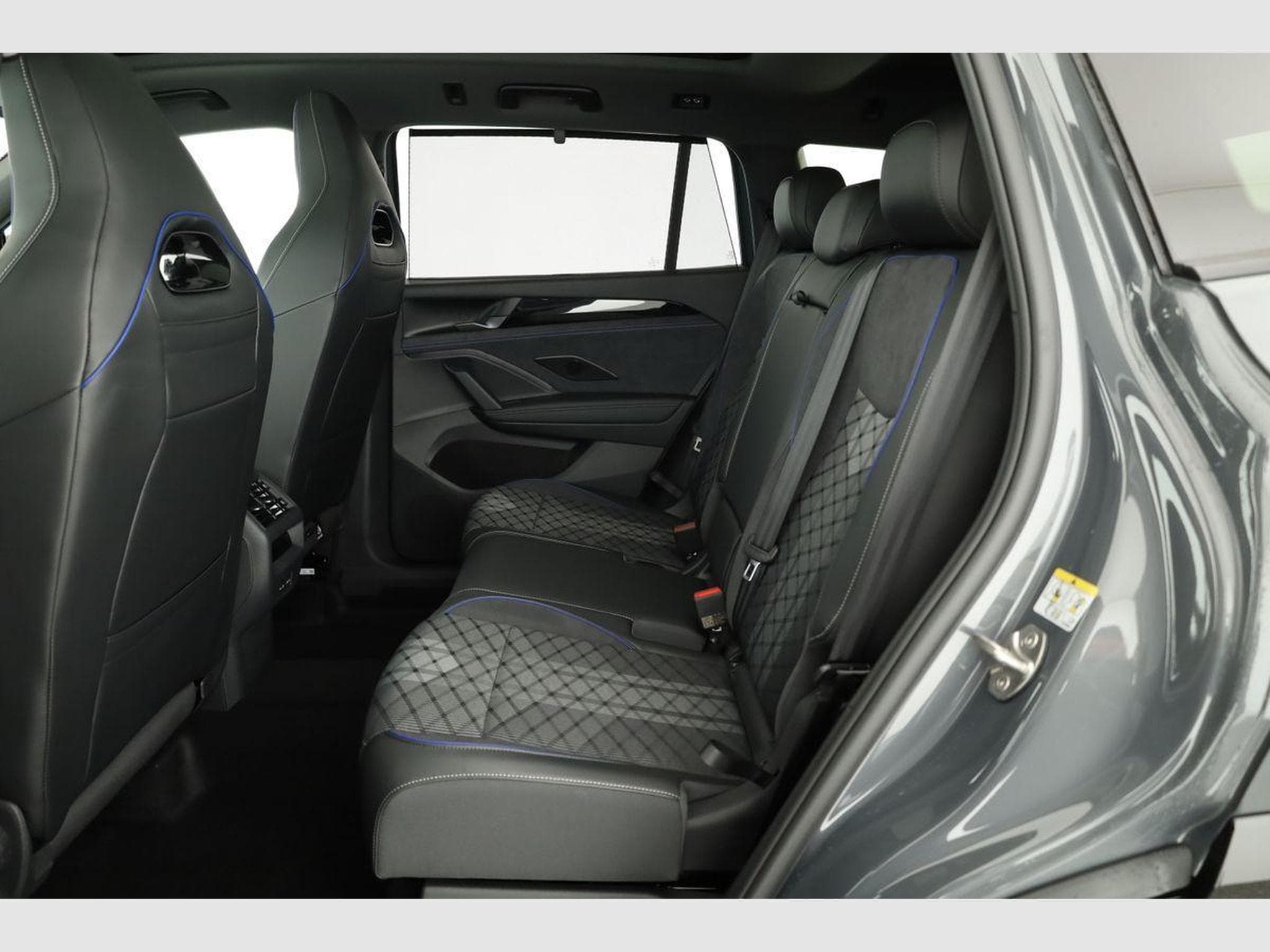 VW Tayron 1.5 TSI eHybrid 150 kW R-Line (2025) - Foto 11