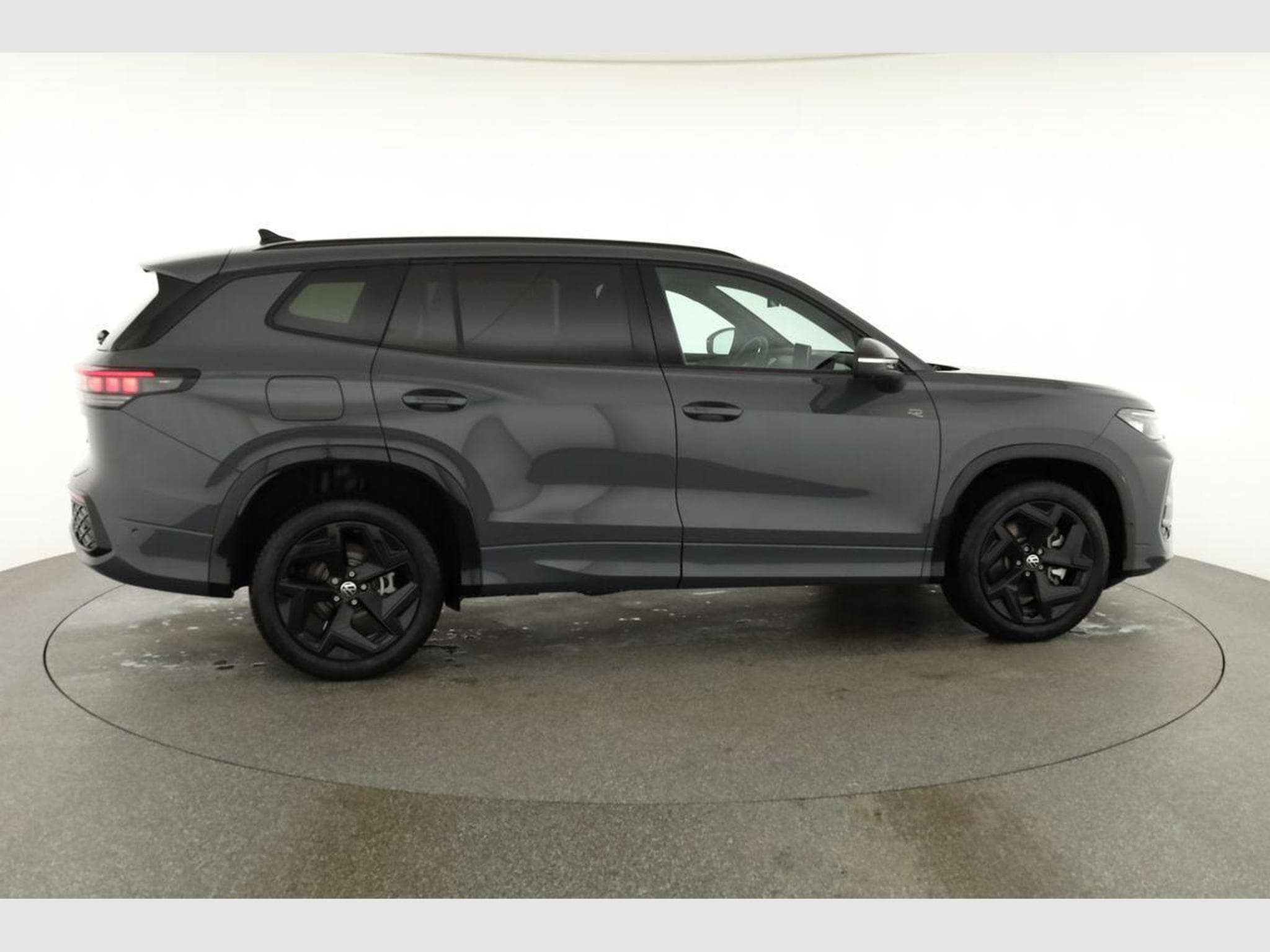 VW Tayron 1.5 TSI eHybrid 150 kW R-Line (2025) - Foto 22