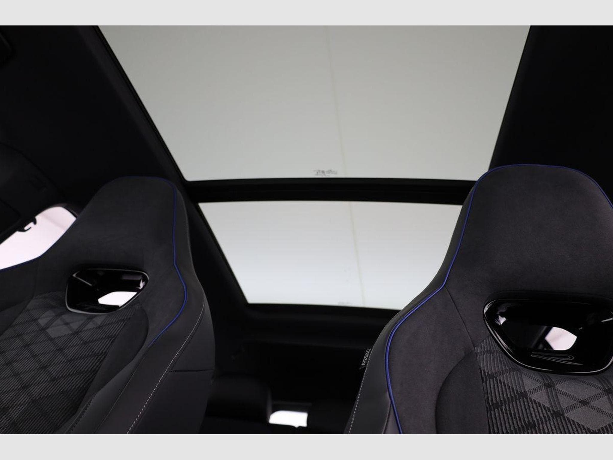 VW Tayron 1.5 TSI eHybrid 150 kW R-Line (2025) - Foto 10