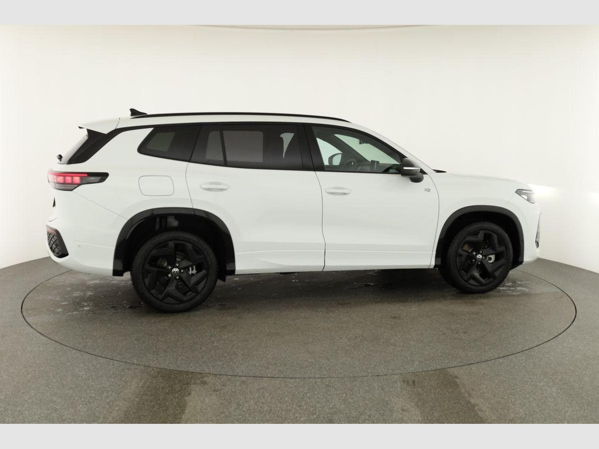 VW Tayron 1.5 TSI eHybrid 150 kW R-Line (2025) - Foto 22