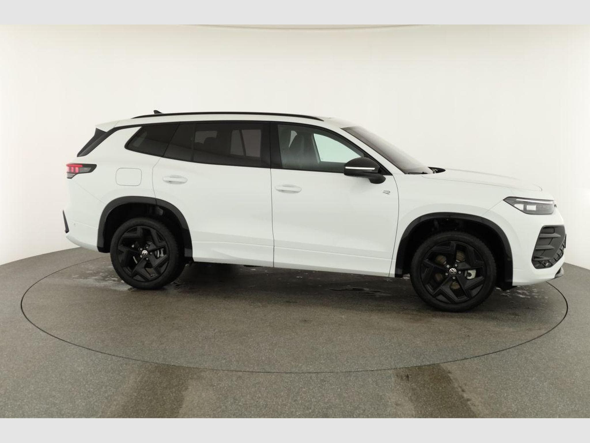 VW Tayron 1.5 TSI eHybrid 150 kW R-Line (2025) - Foto 24