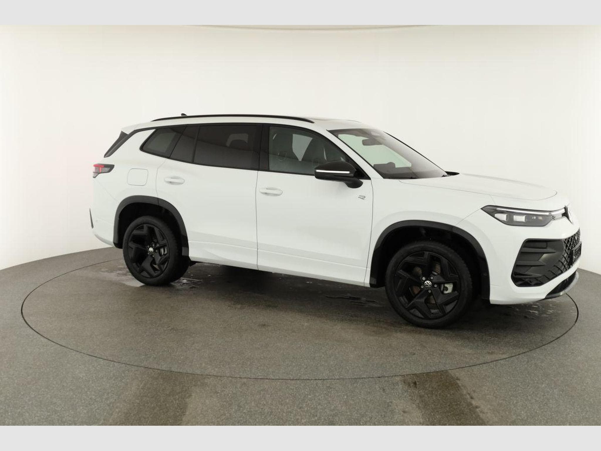 VW Tayron 1.5 TSI eHybrid 150 kW R-Line (2025) - Foto 25