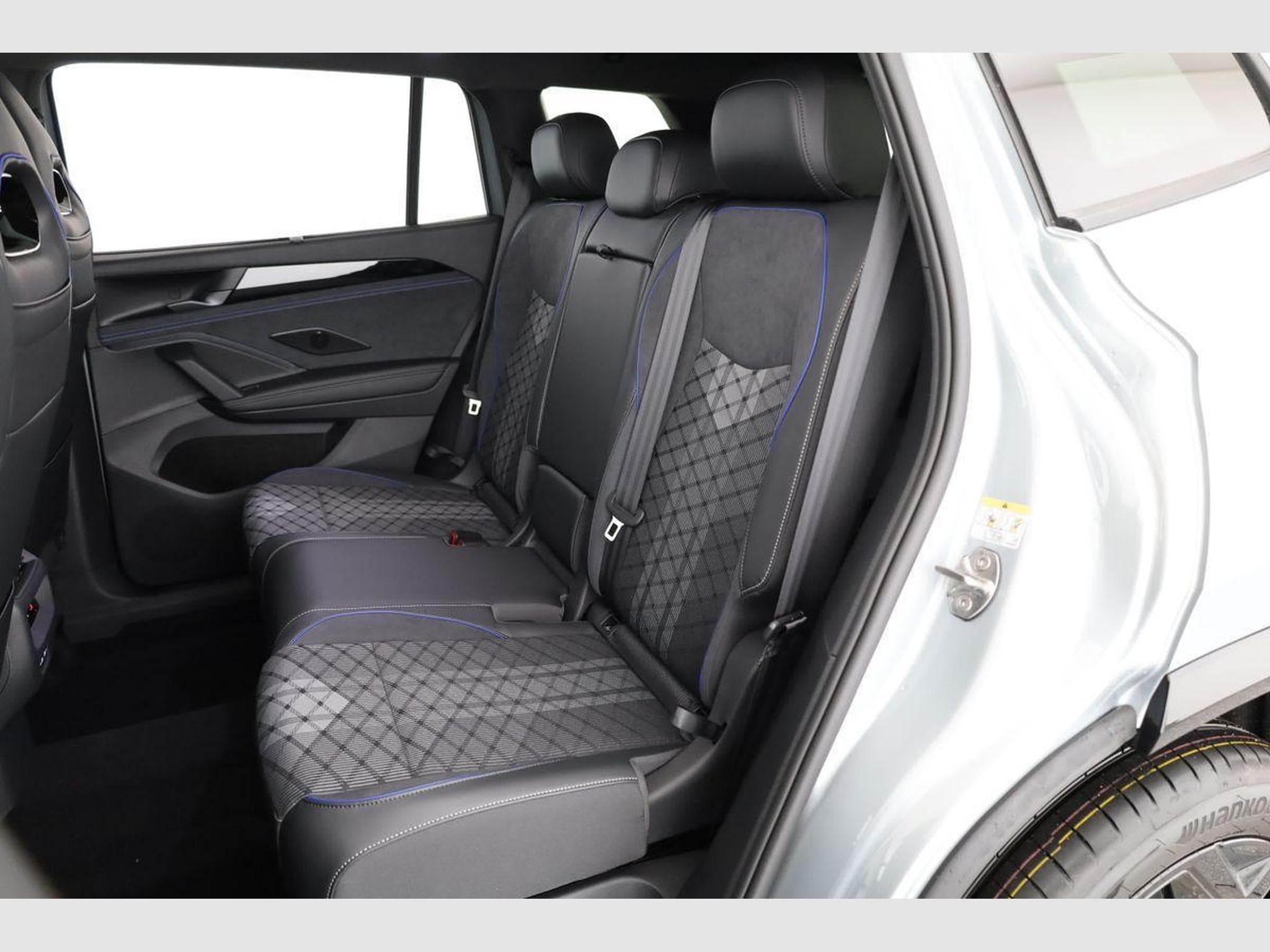 VW Tayron 1.5 TSI eHybrid 150 kW R-Line (2025) - Foto 10