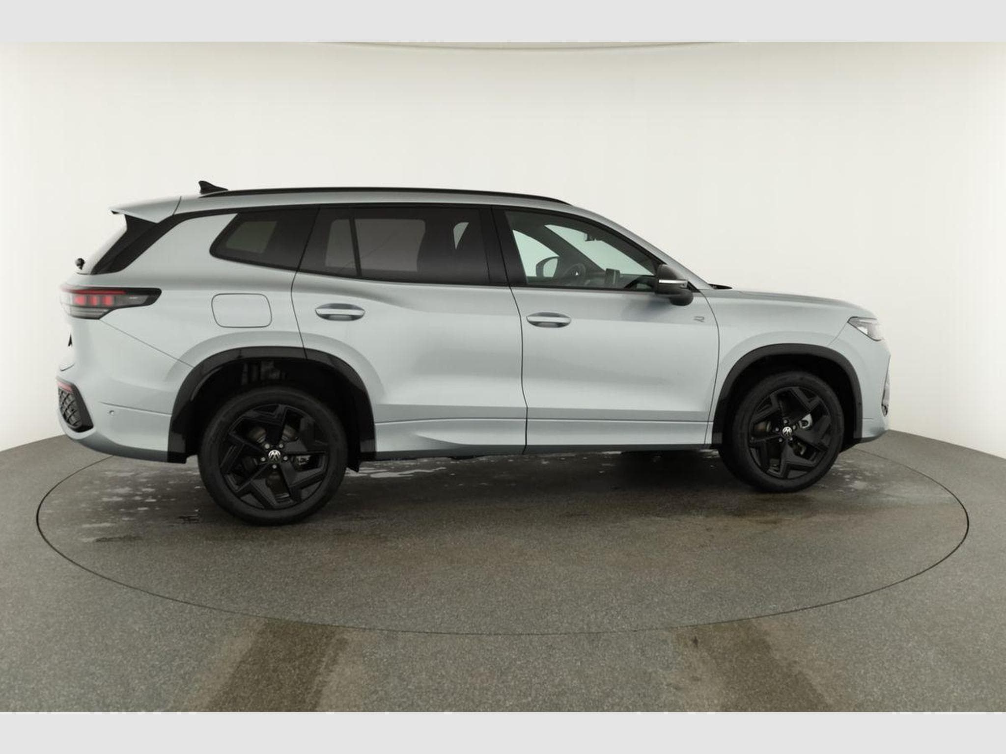 VW Tayron 1.5 TSI eHybrid 150 kW R-Line (2025) - Foto 21