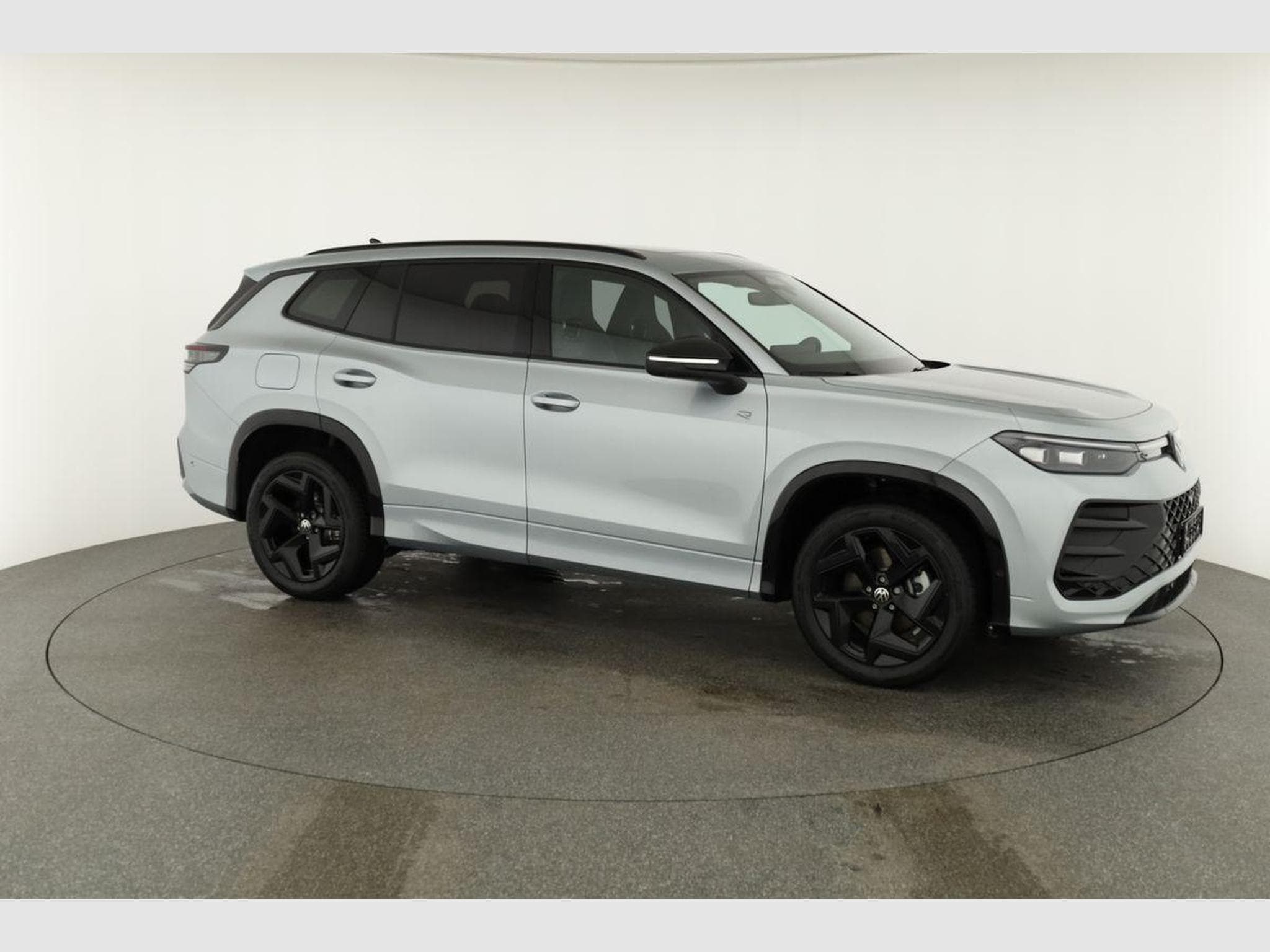 VW Tayron 1.5 TSI eHybrid 150 kW R-Line (2025) - Foto 24