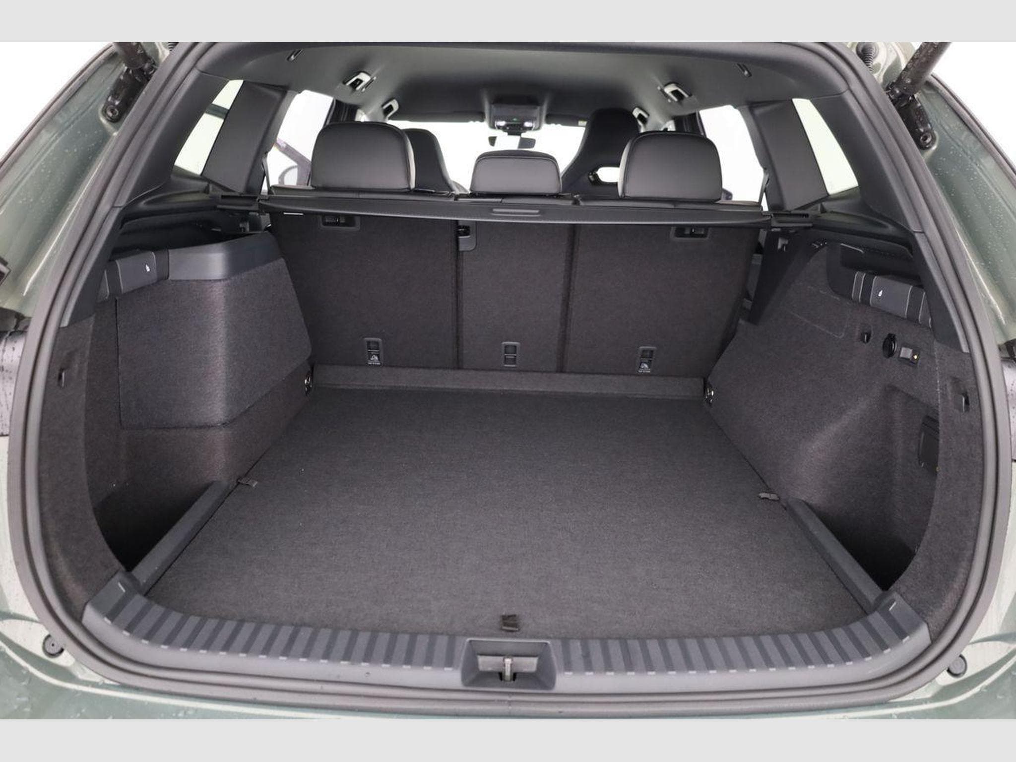 VW Tayron 1.5 TSI eHybrid 150 kW R-Line (2025) - Foto 11