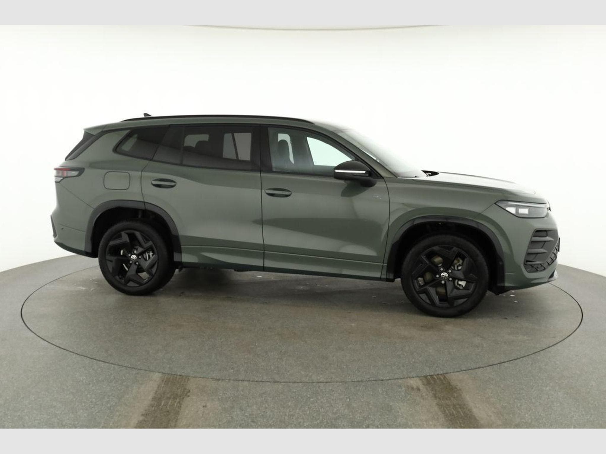 VW Tayron 1.5 TSI eHybrid 150 kW R-Line (2025) - Foto 24