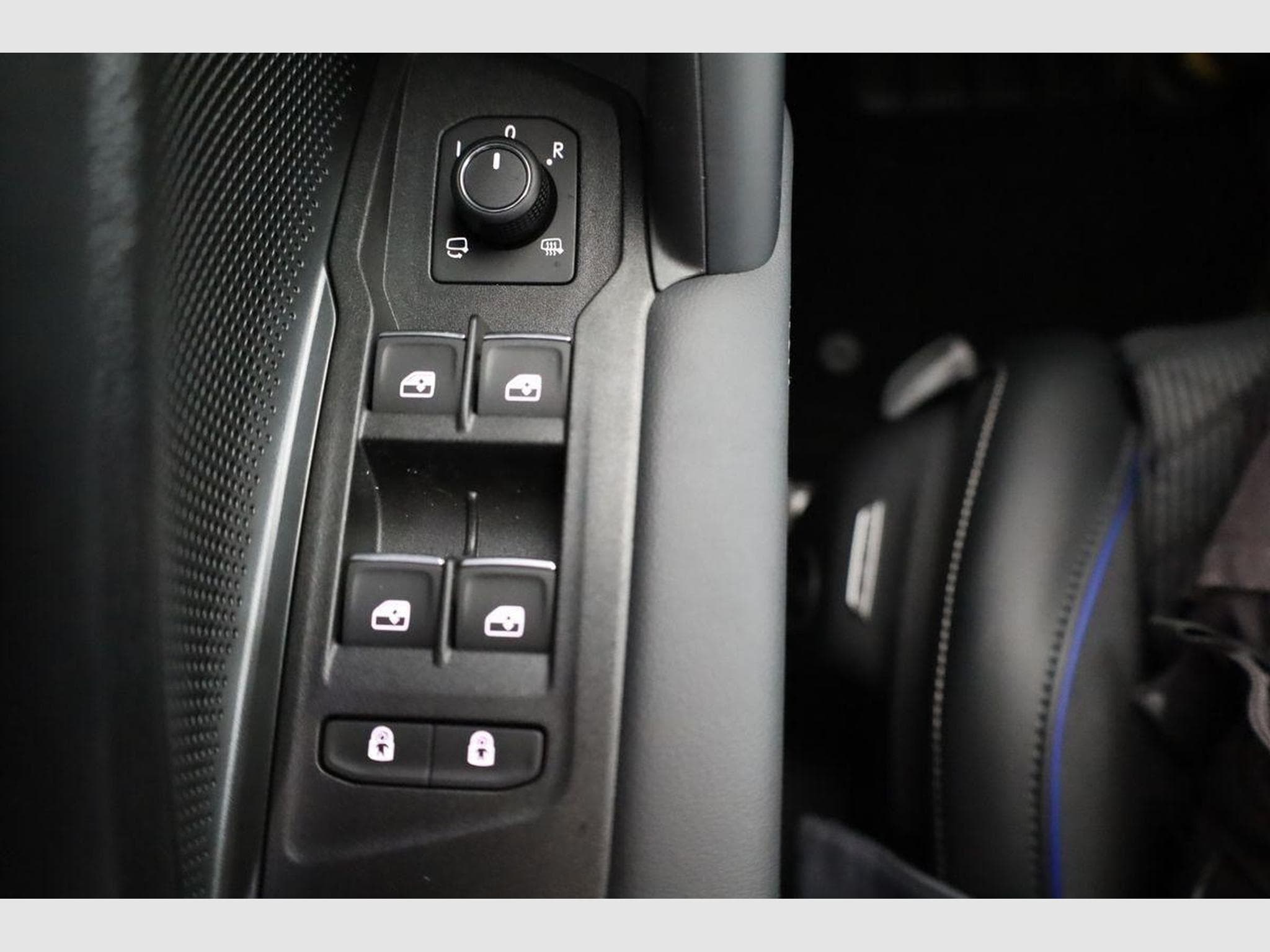 VW Tayron 1.5 TSI eHybrid 150 kW R-Line (2025) - Foto 8