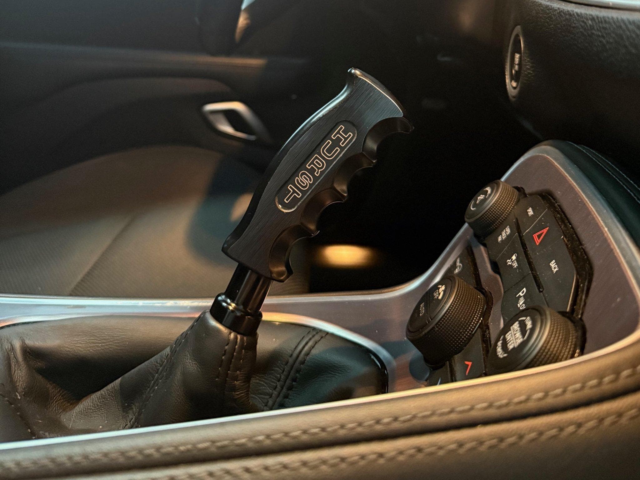 Dodge Challenger Shaker Plum Crazy (2016) - Photo 7