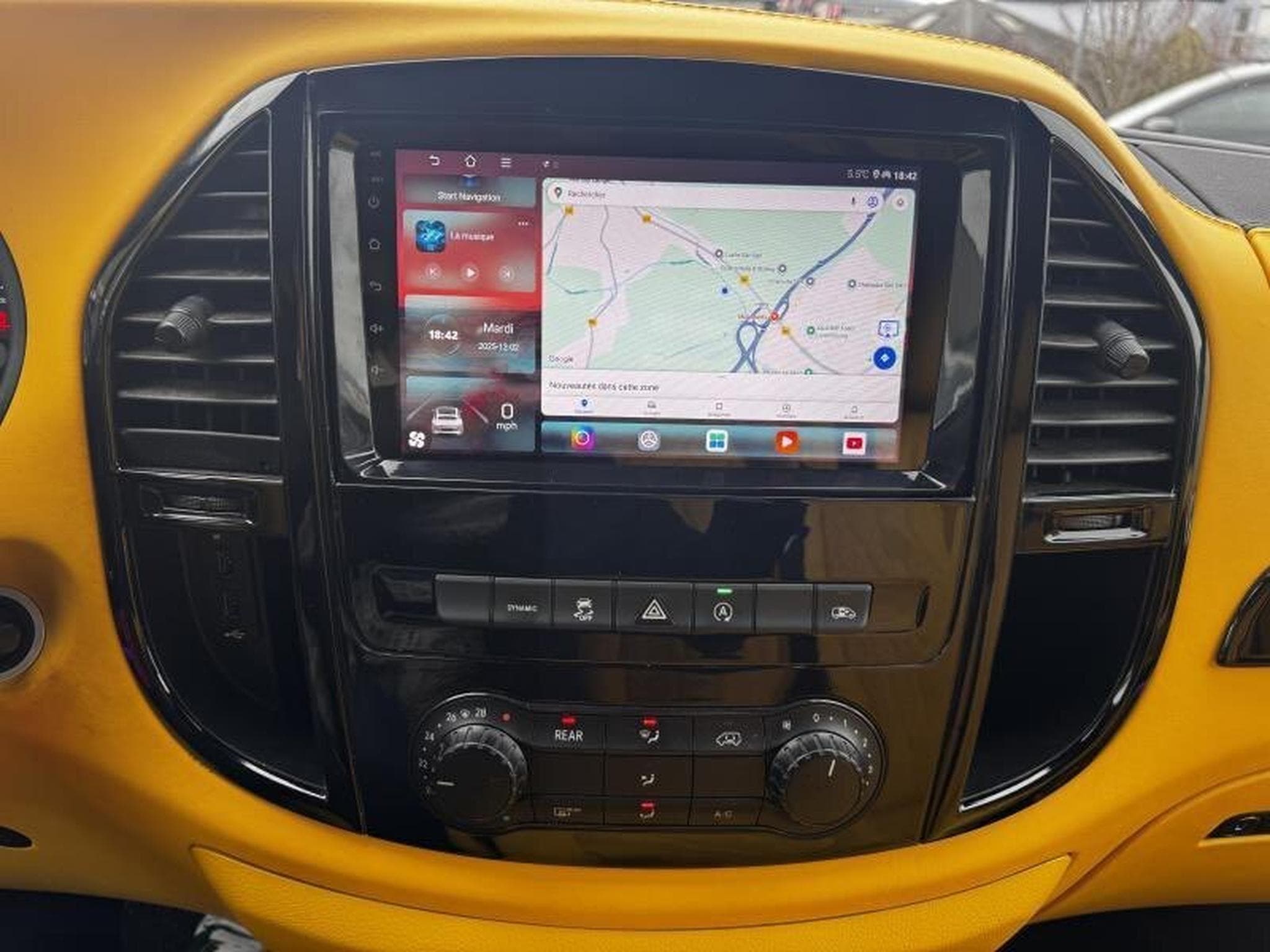 Mercedes Vito Tourer CDI extra-long propulsion 2.0L 136CV (2023) - Photo 12