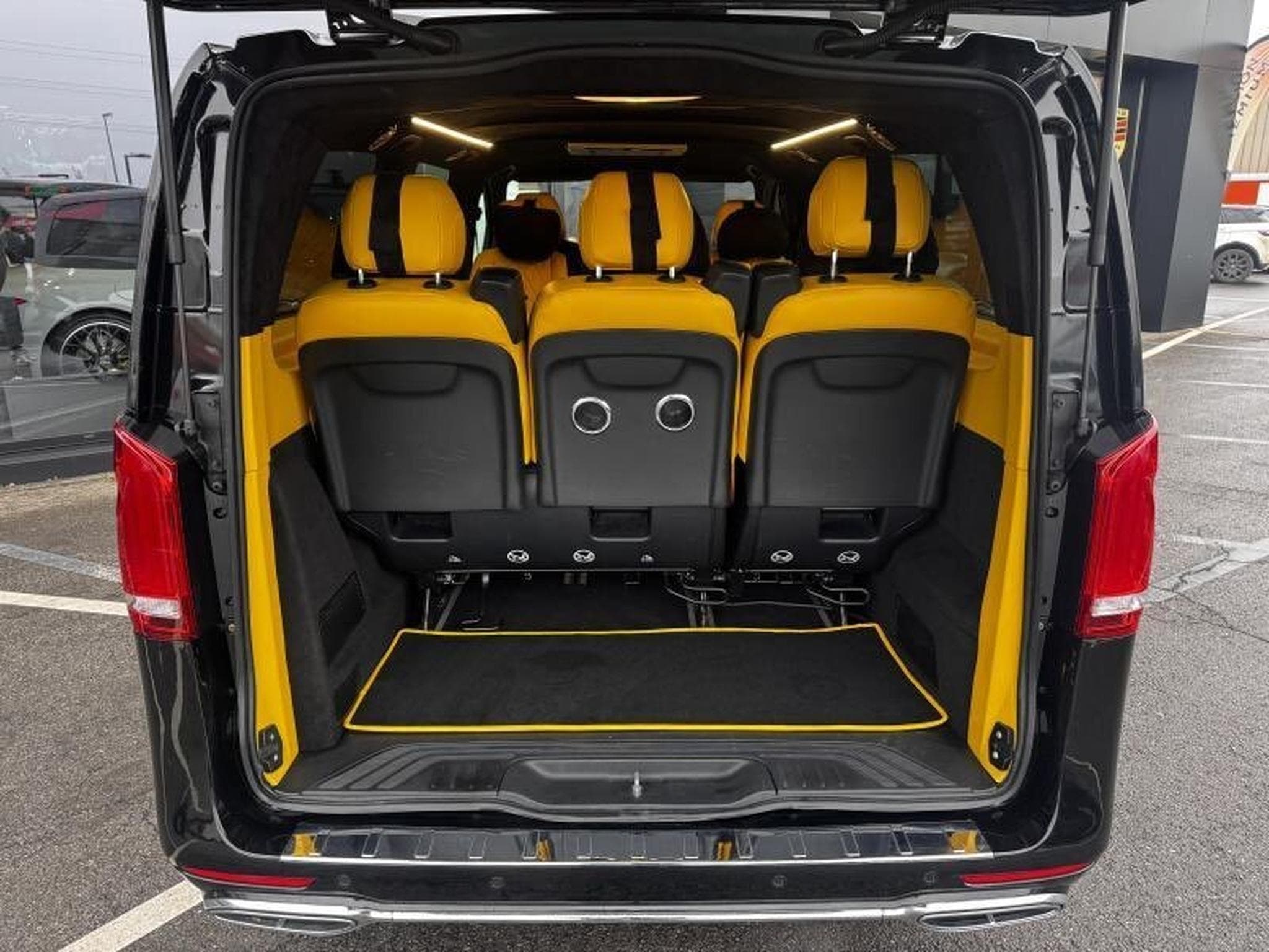 Mercedes Vito Tourer CDI extra-long propulsion 2.0L 136CV (2023) - Photo 16