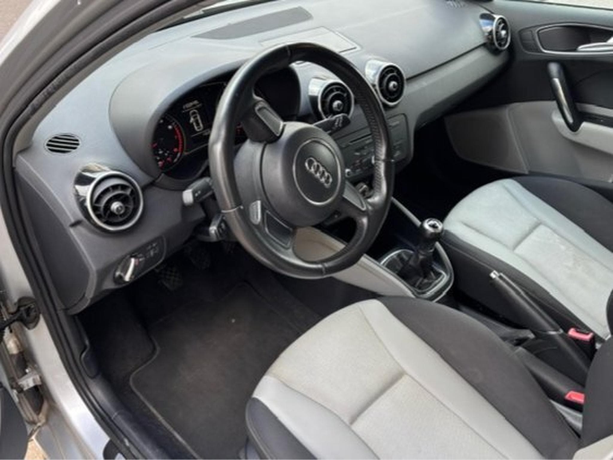 Audi A1 1.4 TFSI Sportback ambition (2012) - Photo 5