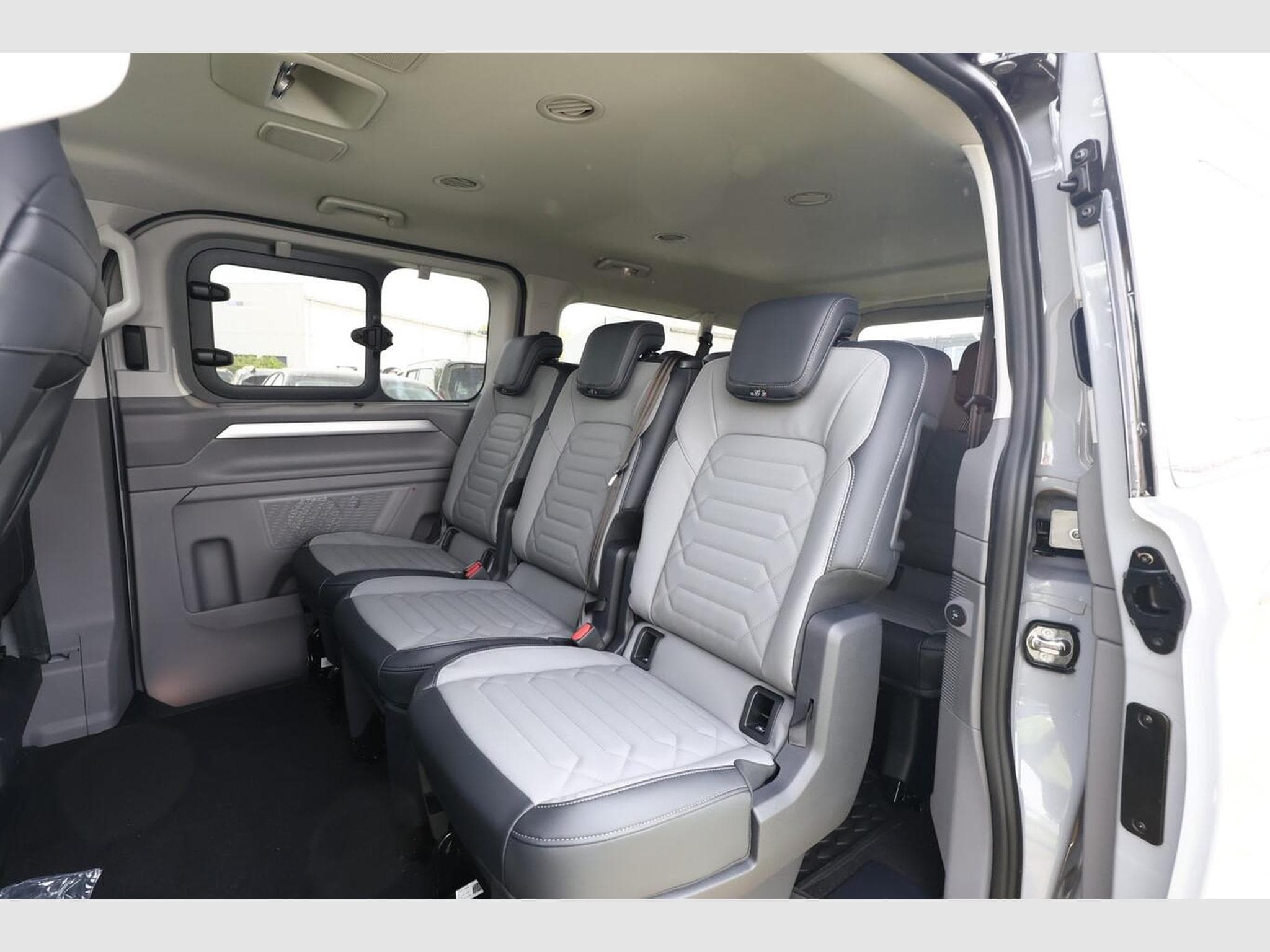 VW T7 Style (2026) - Photo 10