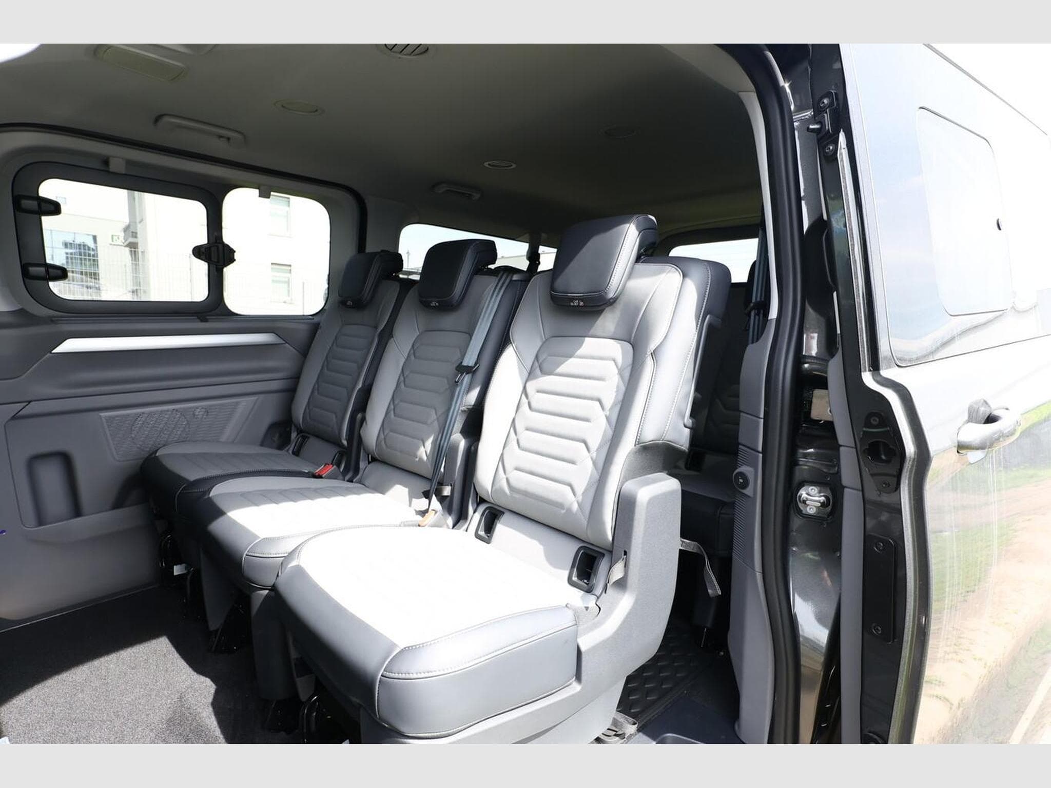 VW T7 Style (2026) - Photo 10