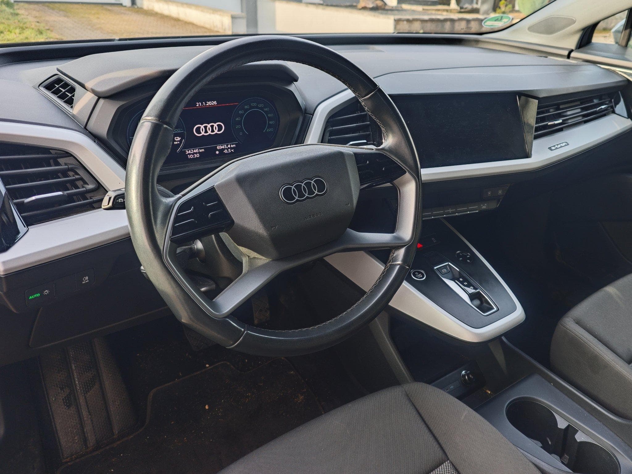 Audi Q4 e-tron (2022) - Photo 4