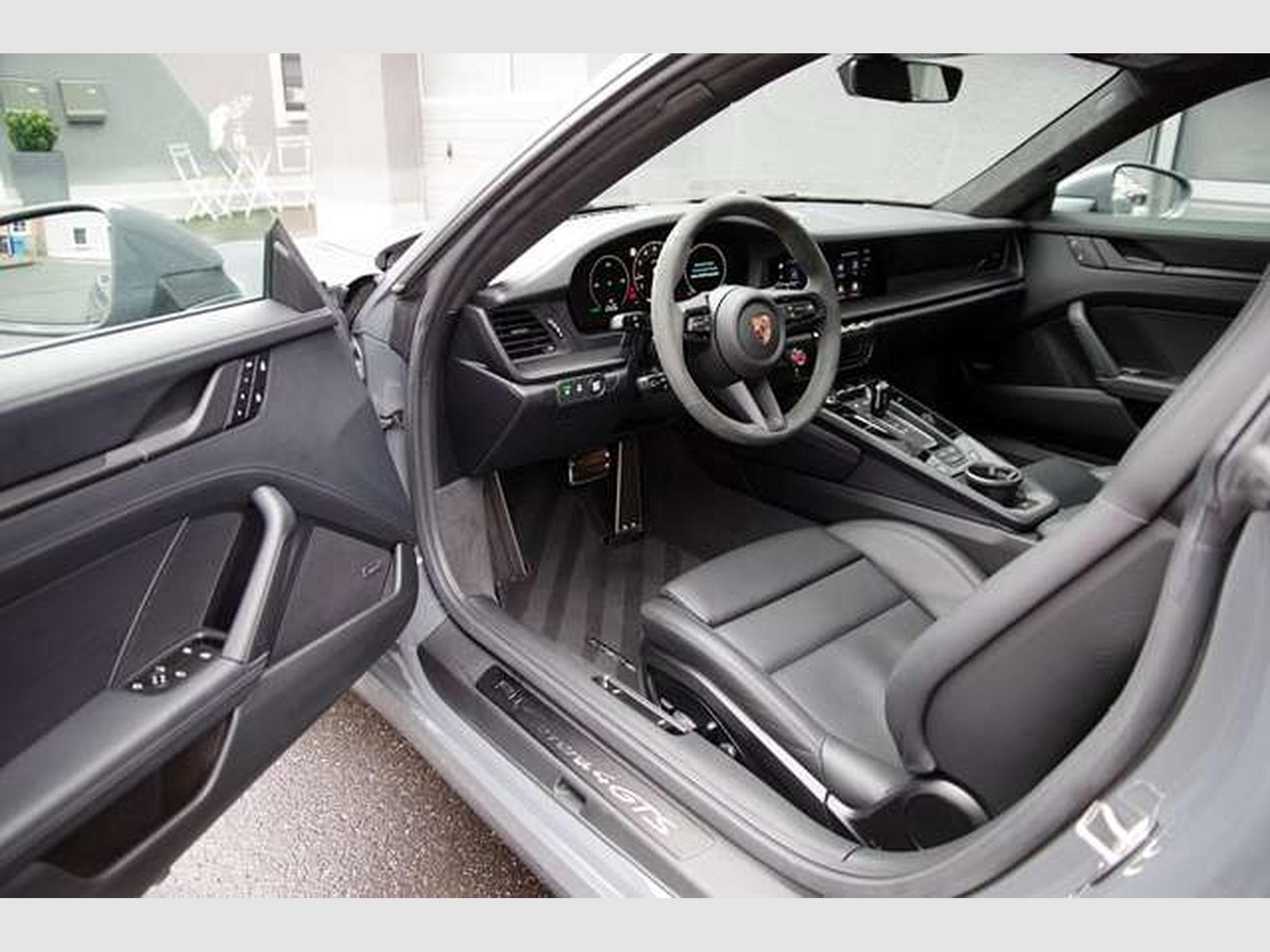 Porsche 911 992.2 4 GTS Coupe*14-Wege,ACC,BOSE,Schiebedach* (2025) - Foto 4