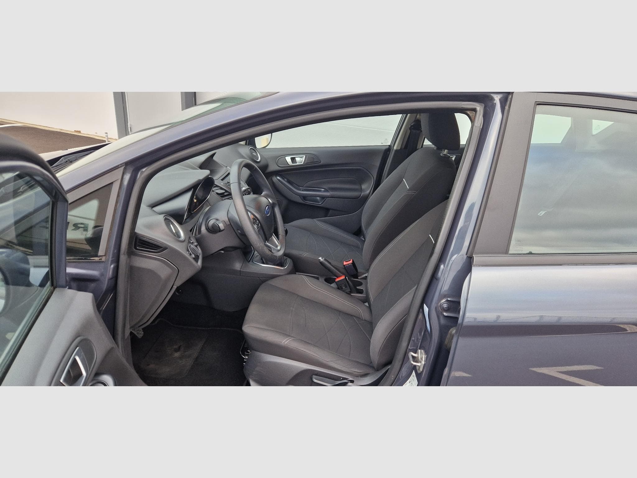 Ford Fiesta VII ph.2 1.6 tdci 95ch (2014) - Foto 9