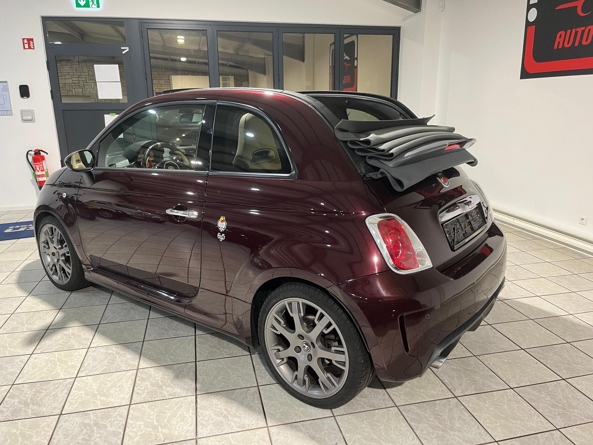 Abarth 695 695C Edizione Maserati numéroté 007/499 (2012) - Photo 6