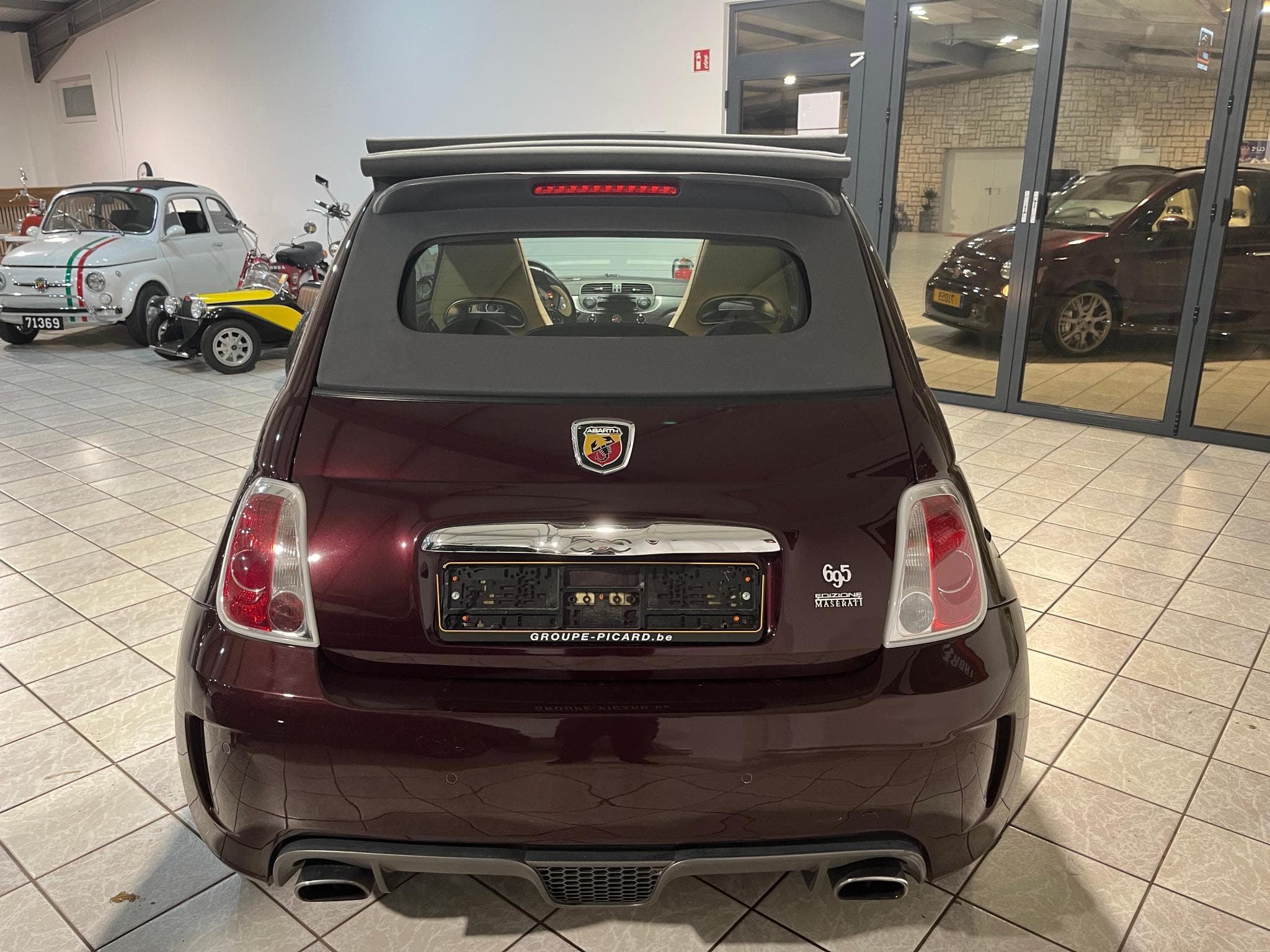 Abarth 695 695C Edizione Maserati numéroté 007/499 (2012) - Photo 8